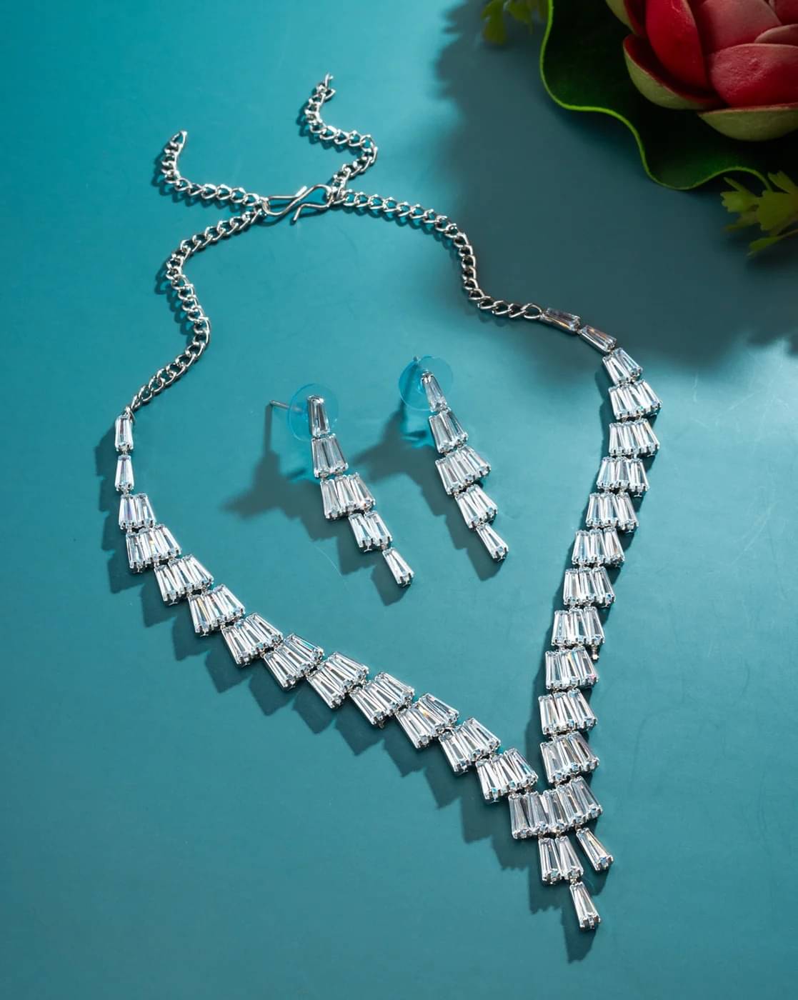     			OCHORI White Brass Necklace Set ( Pack of 1 )