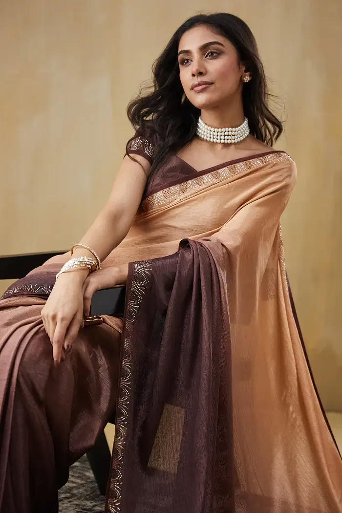     			AB Silk Chiffon Solid Regular Saree With Unstitched Blouse Piece ( Brown )