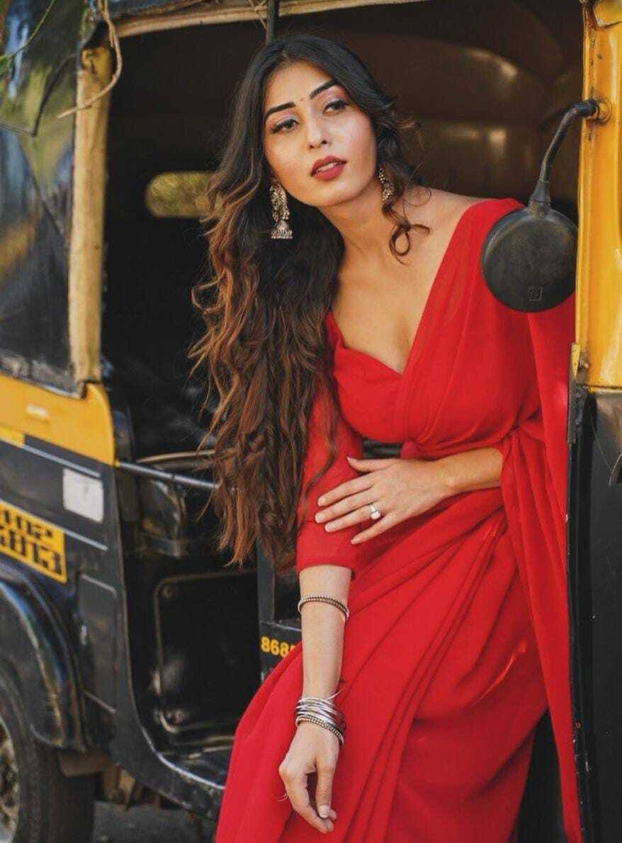 ANAND SAREES Chiffon Solid Regular Saree With Unstitched Blouse Piece ( Red ) ANAND SAREES Chiffon Solid Regular Saree With Unstitched Blouse Piece ( Red )