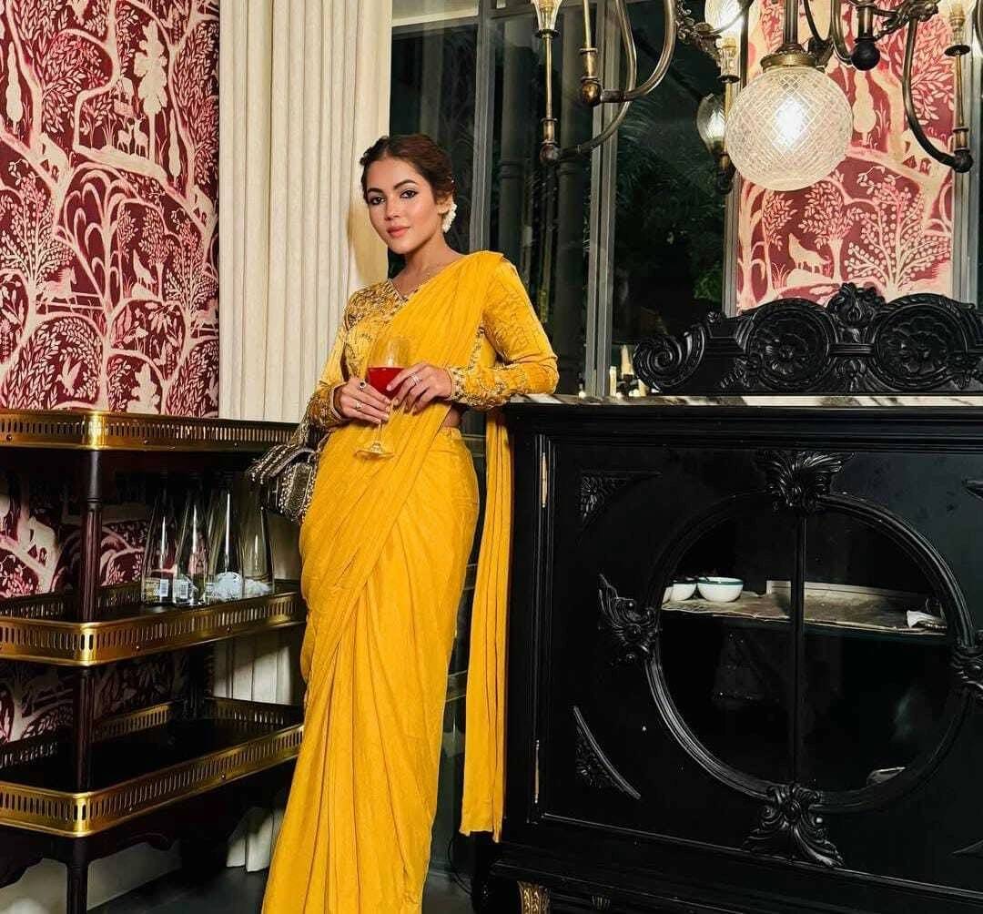     			ANAND SAREES Chiffon Solid Regular Saree With Unstitched Blouse Piece ( Yellow )