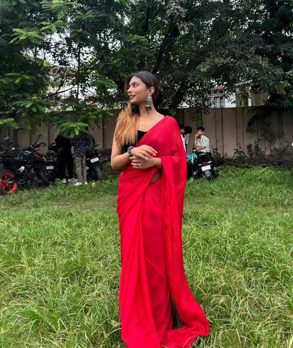     			ANAND SAREES Chiffon Solid Regular Saree With Unstitched Blouse Piece ( Red )