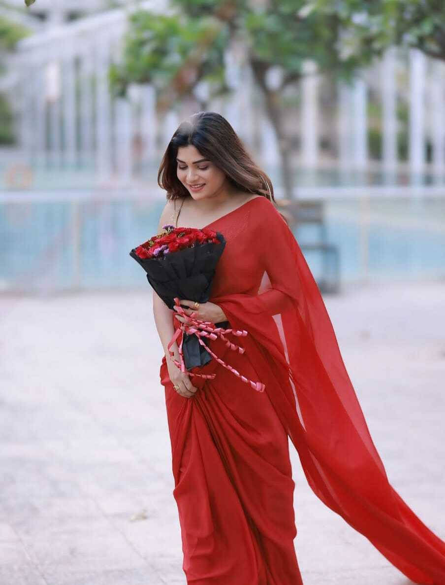 ANAND SAREES Chiffon Solid Regular Saree With Unstitched Blouse Piece ( Red ) ANAND SAREES Chiffon Solid Regular Saree With Unstitched Blouse Piece ( Red )
