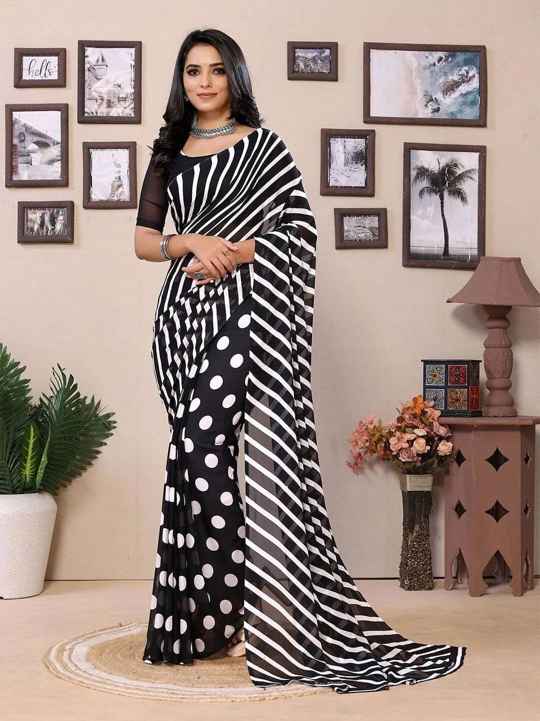     			ANAND SAREES Georgette Printed Regular Saree With Unstitched Blouse Piece ( Black )