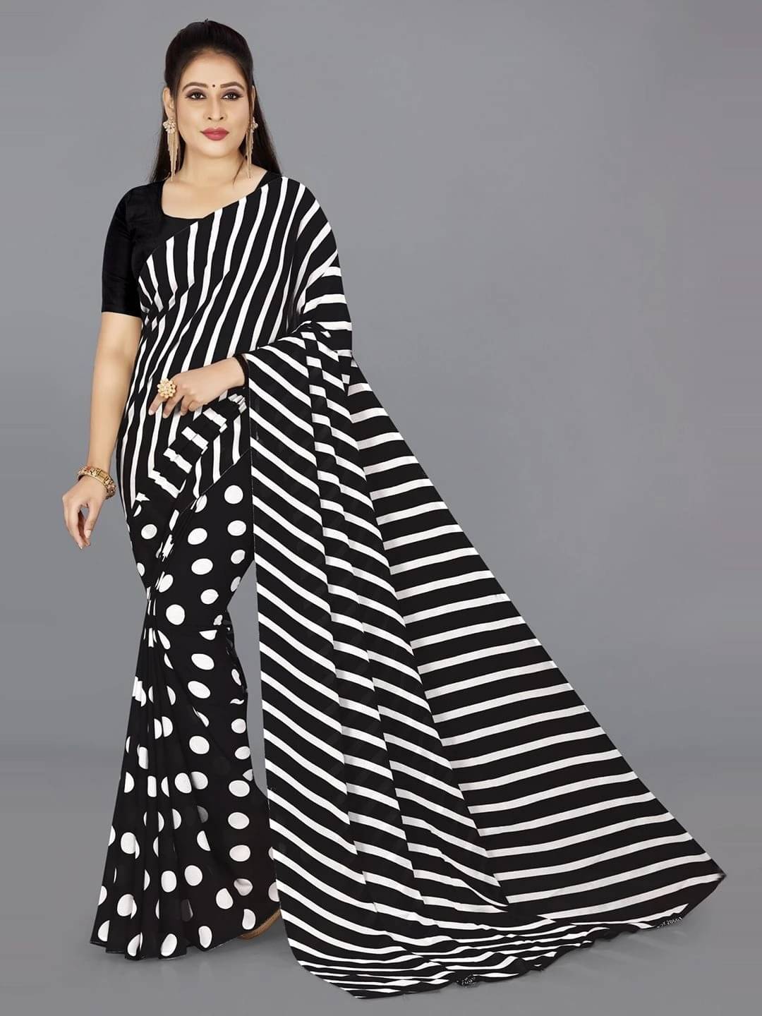 ANAND SAREES Georgette Printed Regular Saree With Unstitched Blouse Piece ( Black ) ANAND SAREES Georgette Printed Regular Saree With Unstitched Blouse Piece ( Black )