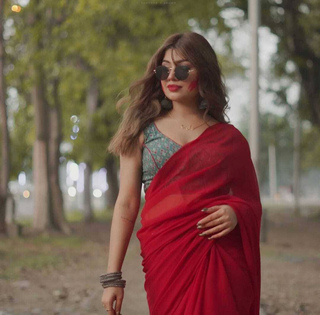 ANAND SAREES Georgette Solid Regular Saree With Unstitched Blouse Piece ( Maroon ) ANAND SAREES Georgette Solid Regular Saree With Unstitched Blouse Piece ( Maroon )