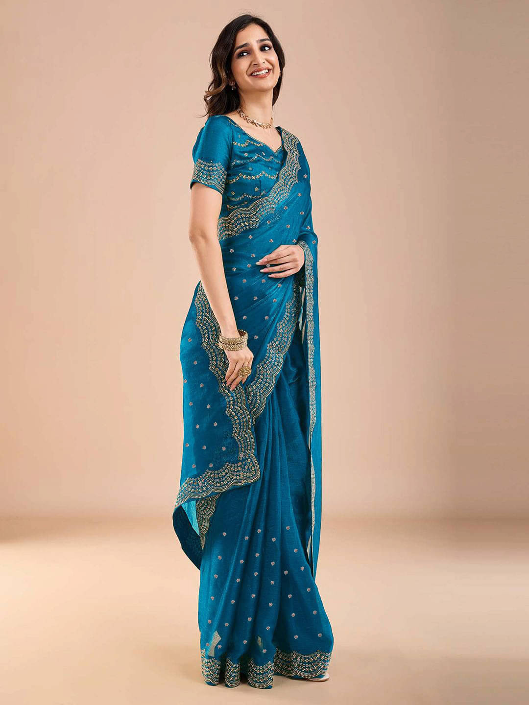 Avenue Creation Silk Blend Applique Regular Saree With Unstitched Blouse Piece ( Blue ) Avenue Creation Silk Blend Applique Regular Saree With Unstitched Blouse Piece ( Blue )
