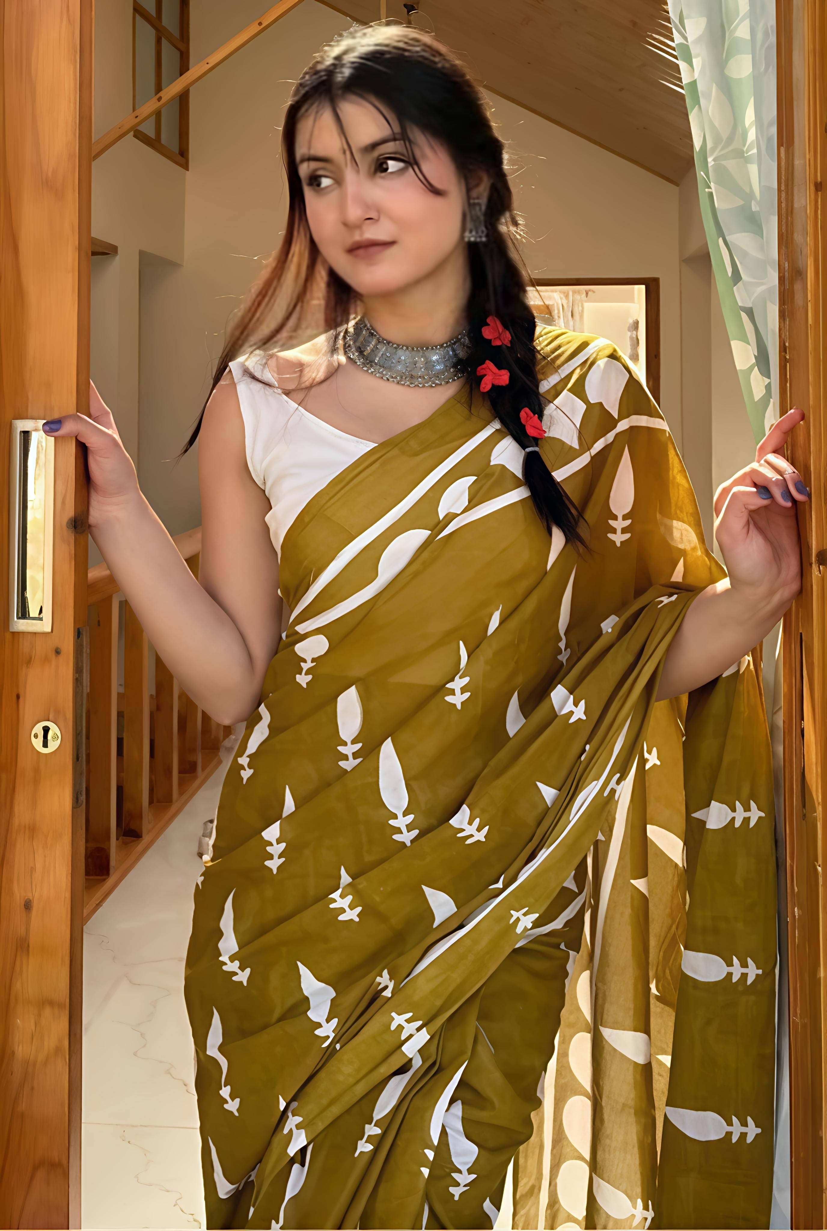 Grubstaker Cotton Blend Printed Regular Saree With Unstitched Blouse Piece ( Green ) Grubstaker Cotton Blend Printed Regular Saree With Unstitched Blouse Piece ( Green )