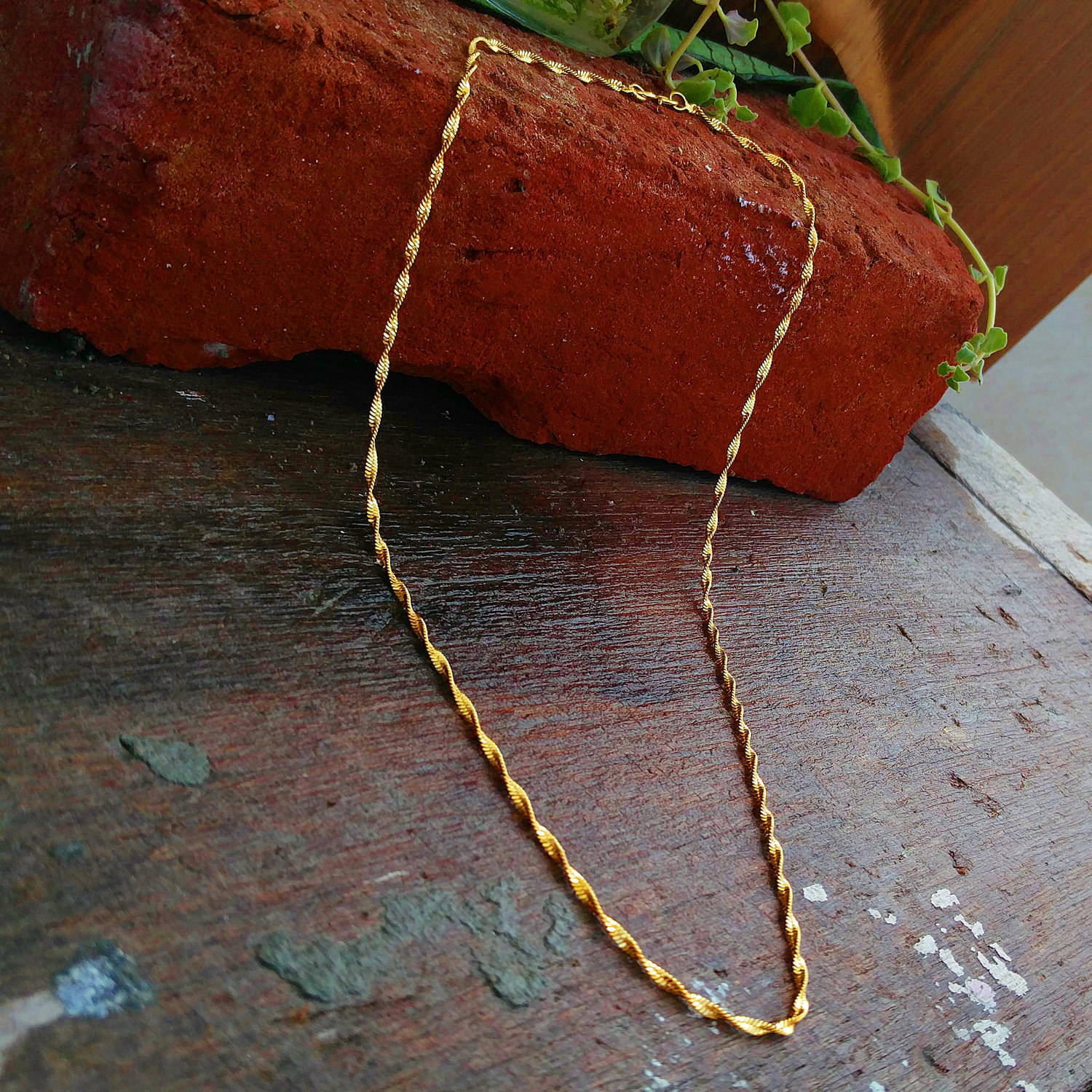     			LUCKY JEWELLERY Gold Plated Chain ( Set of 1 )