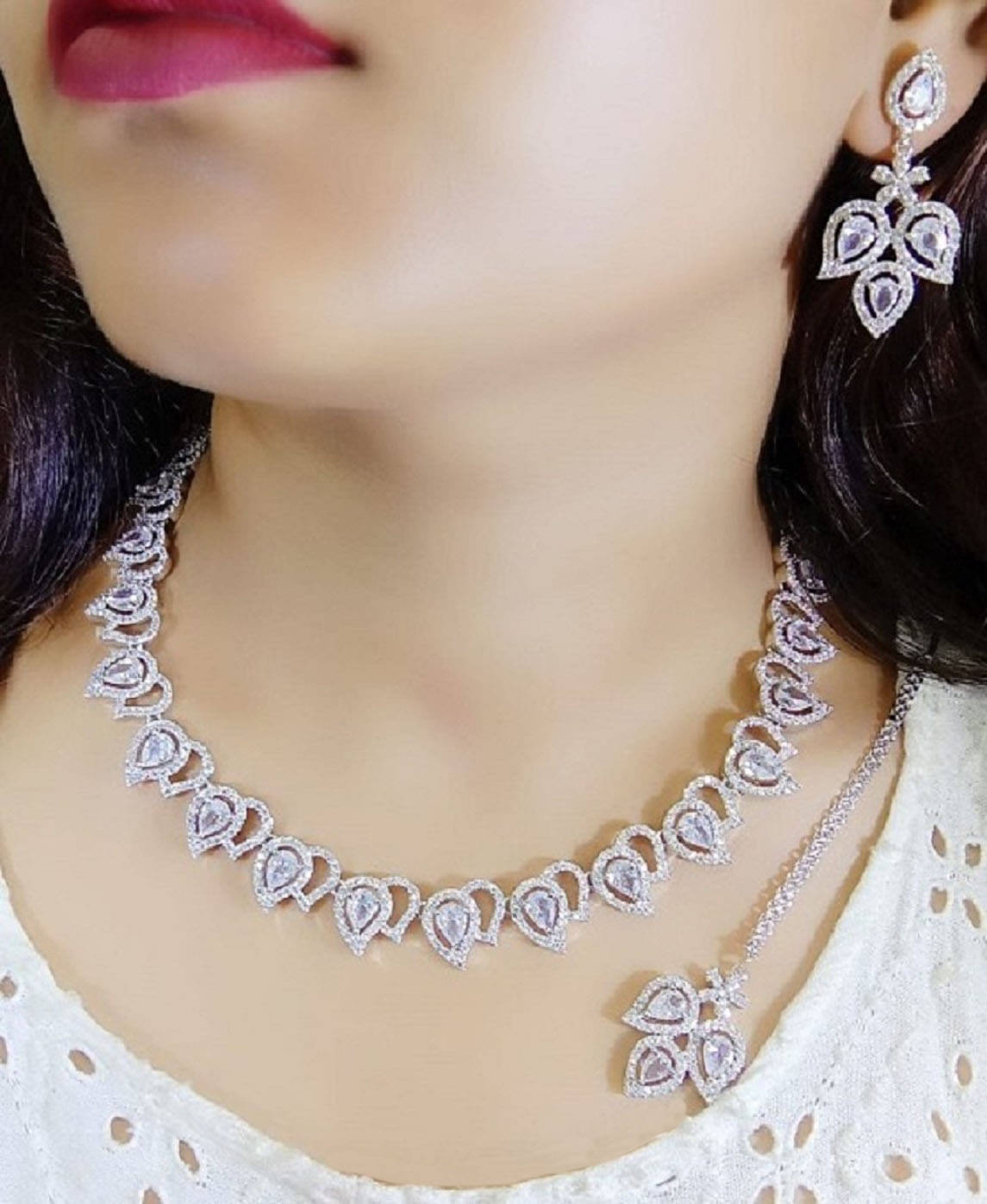     			Ladymania Silver Alloy Necklace Set ( Pack of 1 )