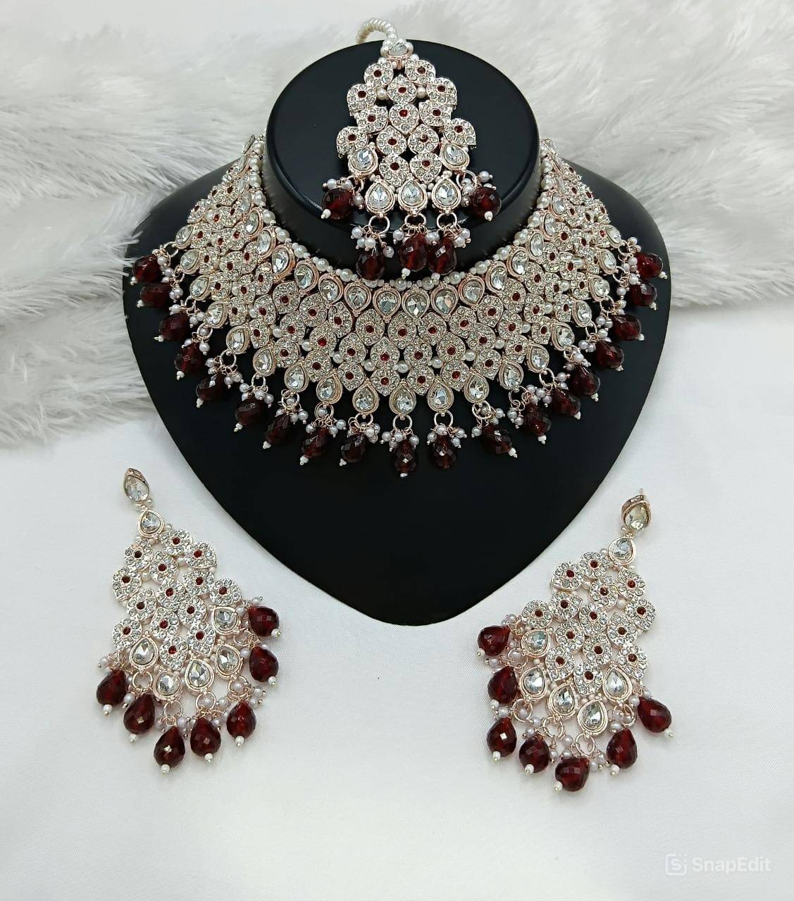     			Padmavati Bangles Maroon Alloy Necklace Set ( Pack of 1 )