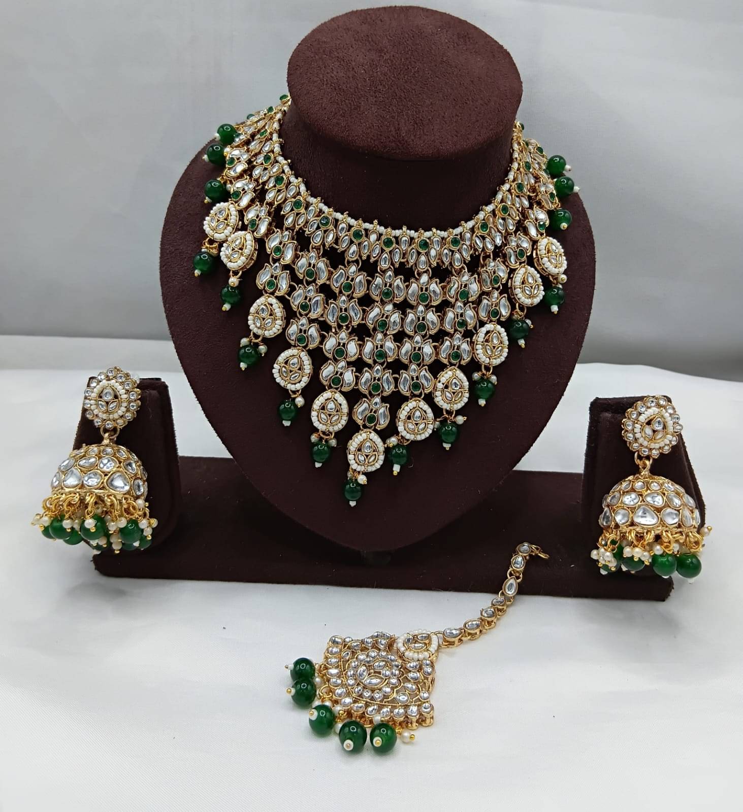     			Padmawati Green Alloy Necklace Set ( Pack of 1 )