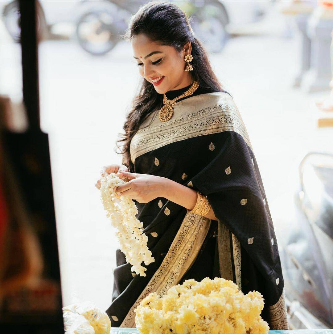     			Prijari Art Silk Woven Kanjeevaram Sarees With Unstitched Blouse Piece ( Black )