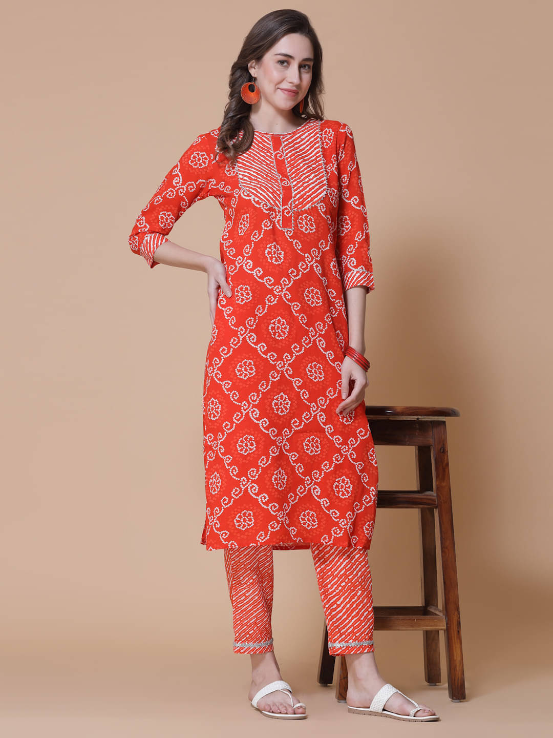     			SEVEN FLOWER Women Rayon Printed A-line Kurti With Pants ( Multicolor )