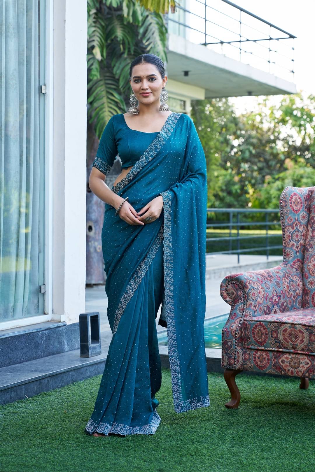     			Sanjana Silk Silk Blend Solid Baluchari Saree With Unstitched Blouse Piece ( Rama )