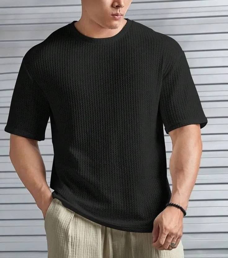     			WESEVEN Men Cotton Blend Regular Fit Solid T-Shirt ( Black )
