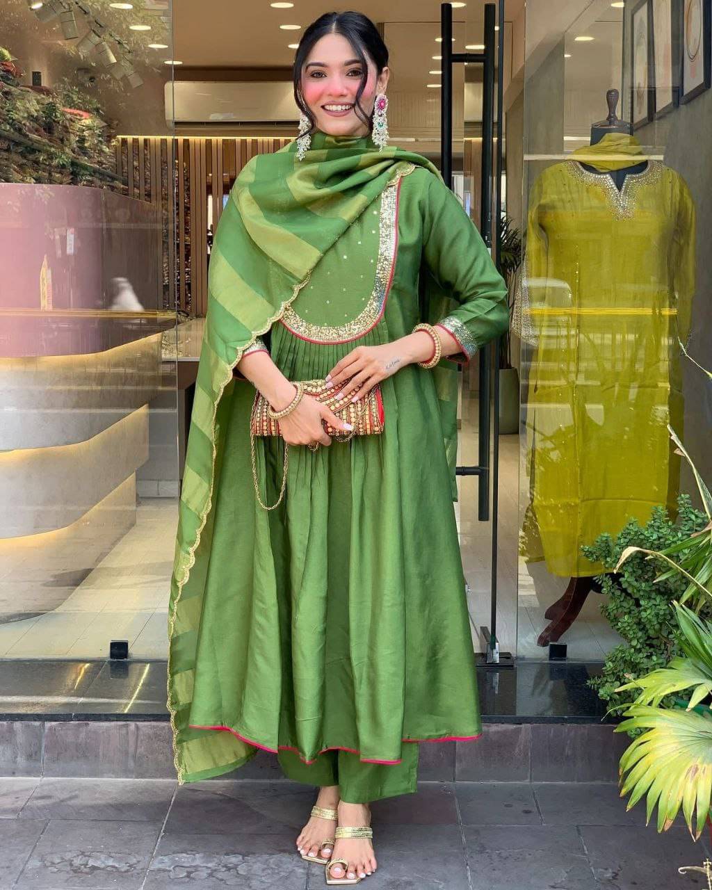    			keshav fashion Women Silk Blend Embroidered Flared Kurti With Pants ( Green )