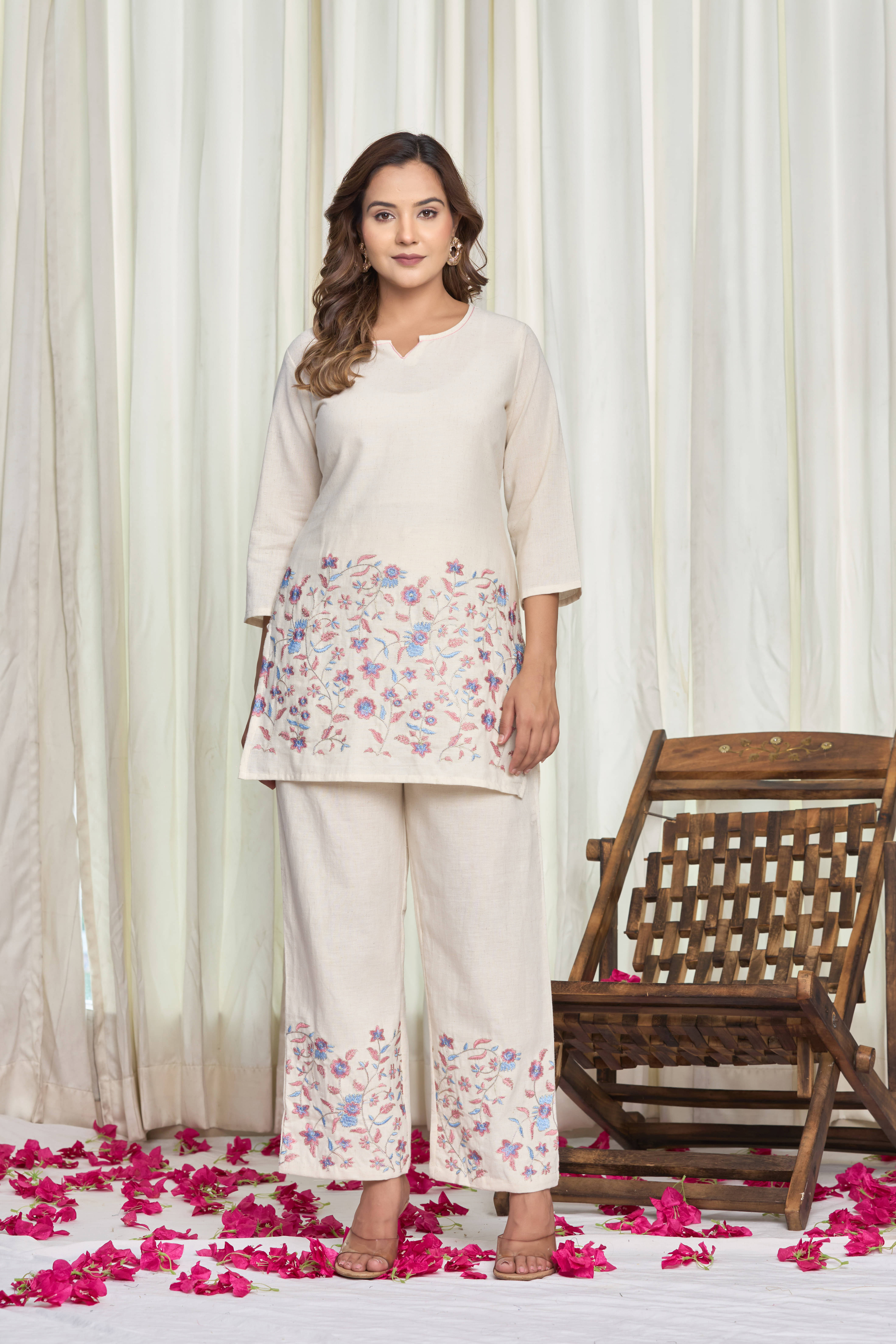     			GHUMMAN SONAKSHI Women Embroidered Top With Trousers Co-Ord Set ( White )