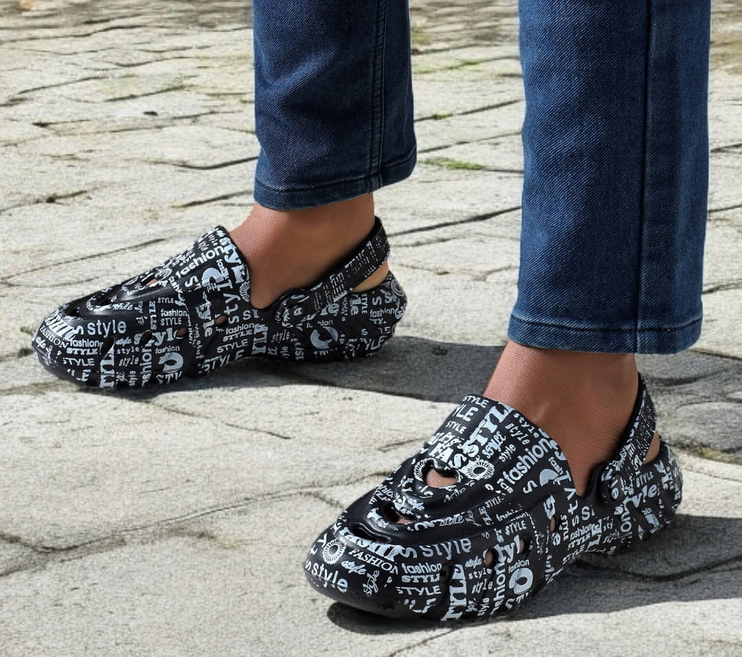 Pampy Angel - Black Men's Clogs