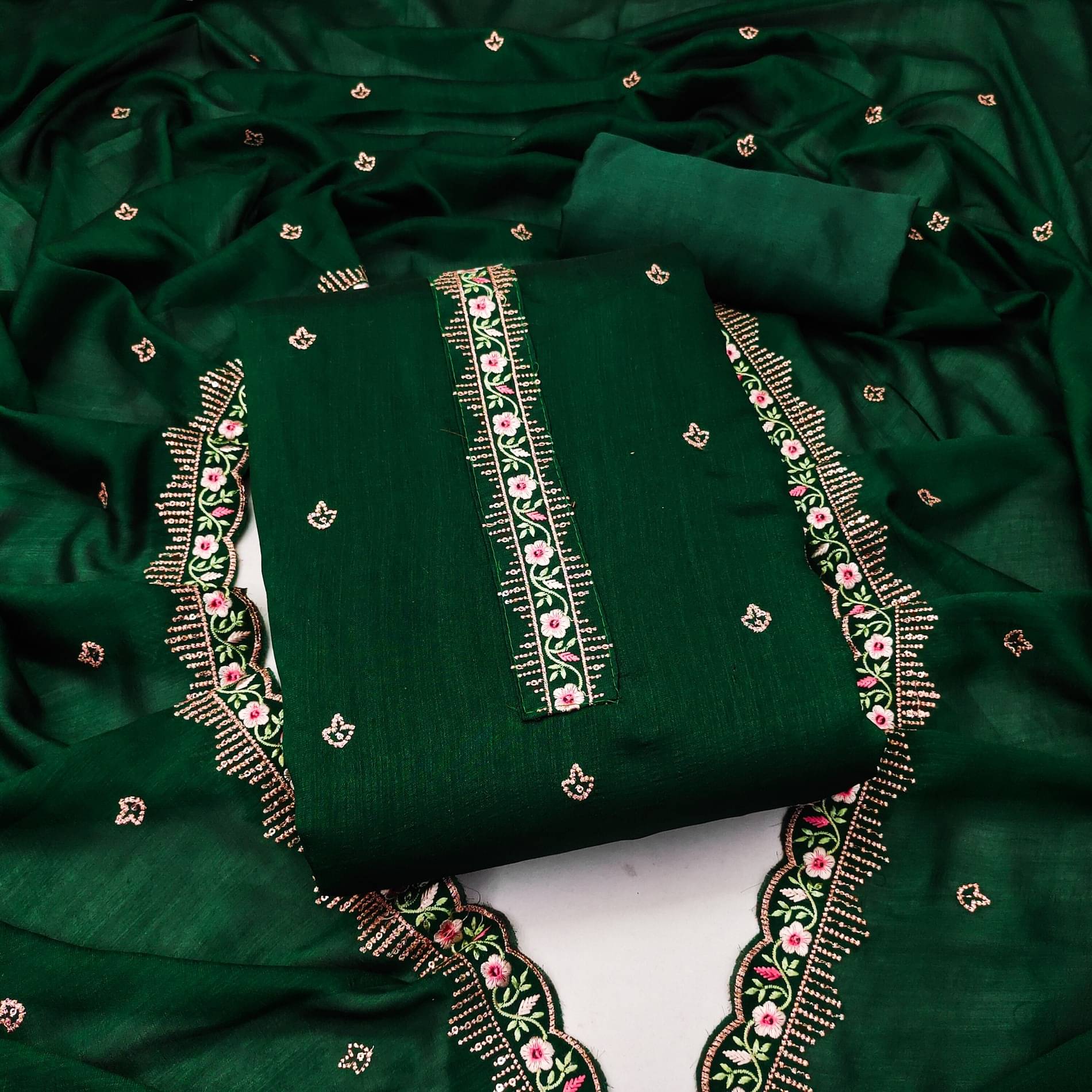 Shree Mahantam Women Silk Unstitched Dress Material ( Green ) Shree Mahantam Women Silk Unstitched Dress Material ( Green )