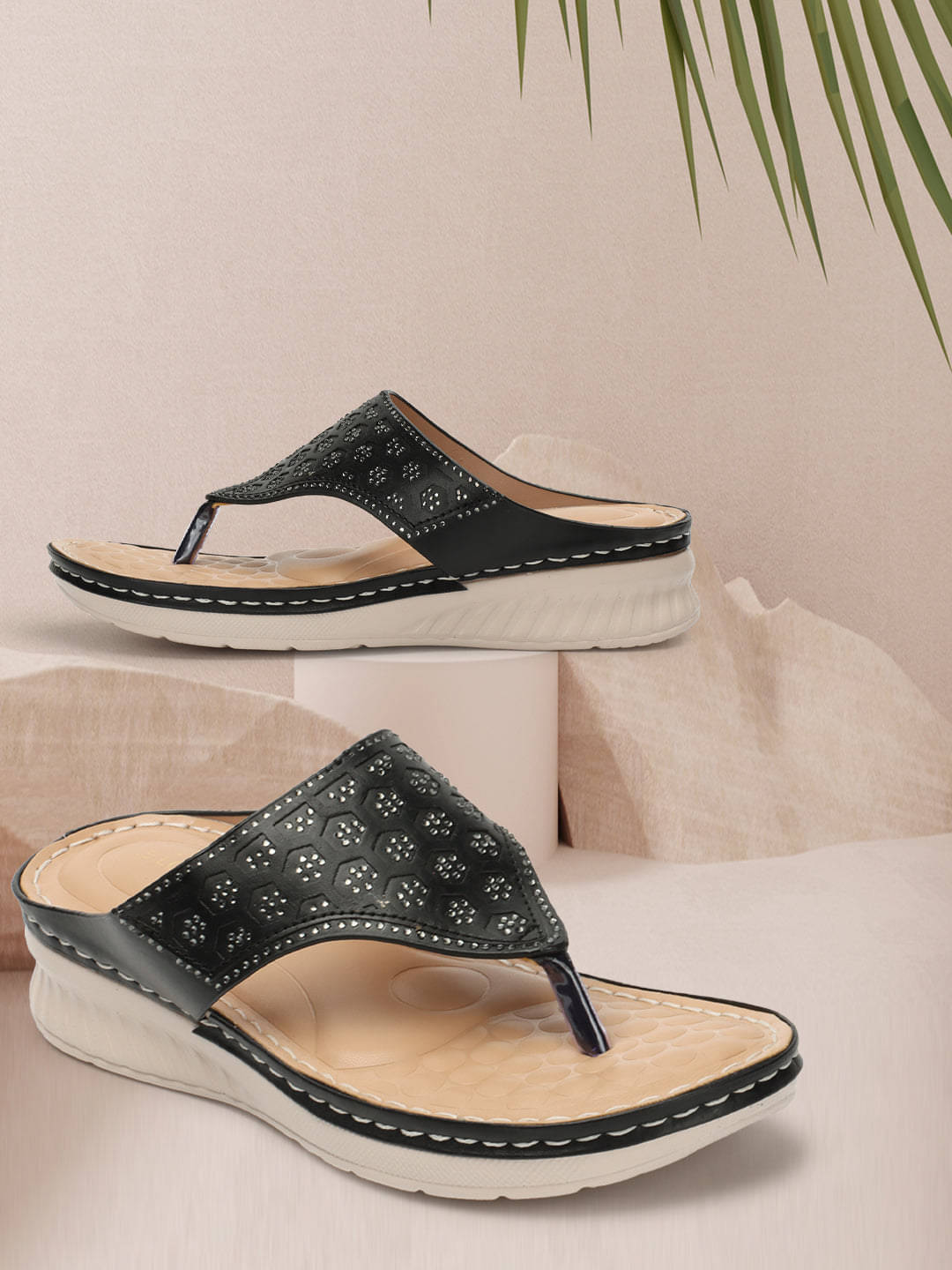 XE Looks Black Women's Flats     			XE Looks Black Women's Flats