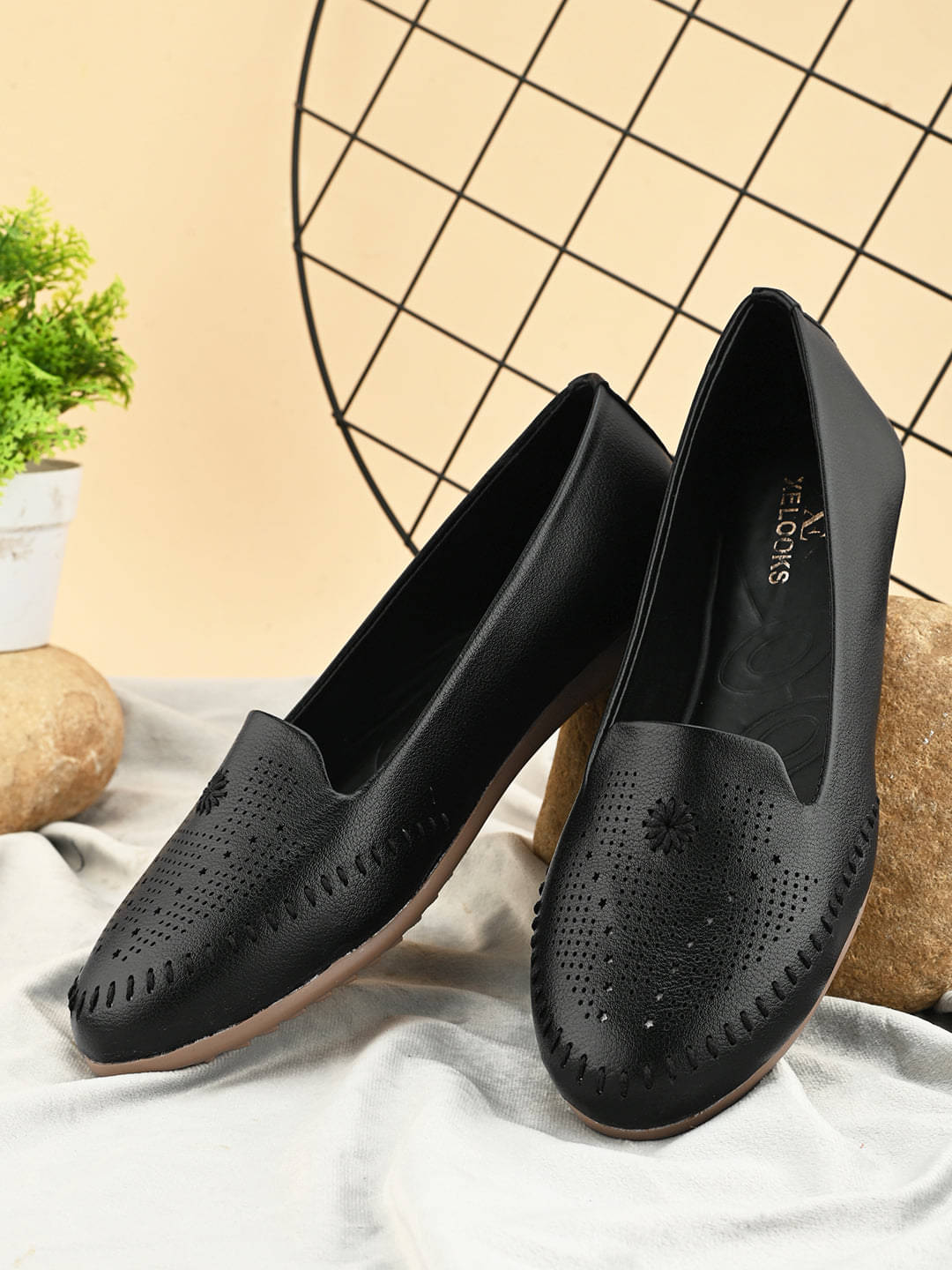     			XE Looks Black Women's Casual Ballerinas
