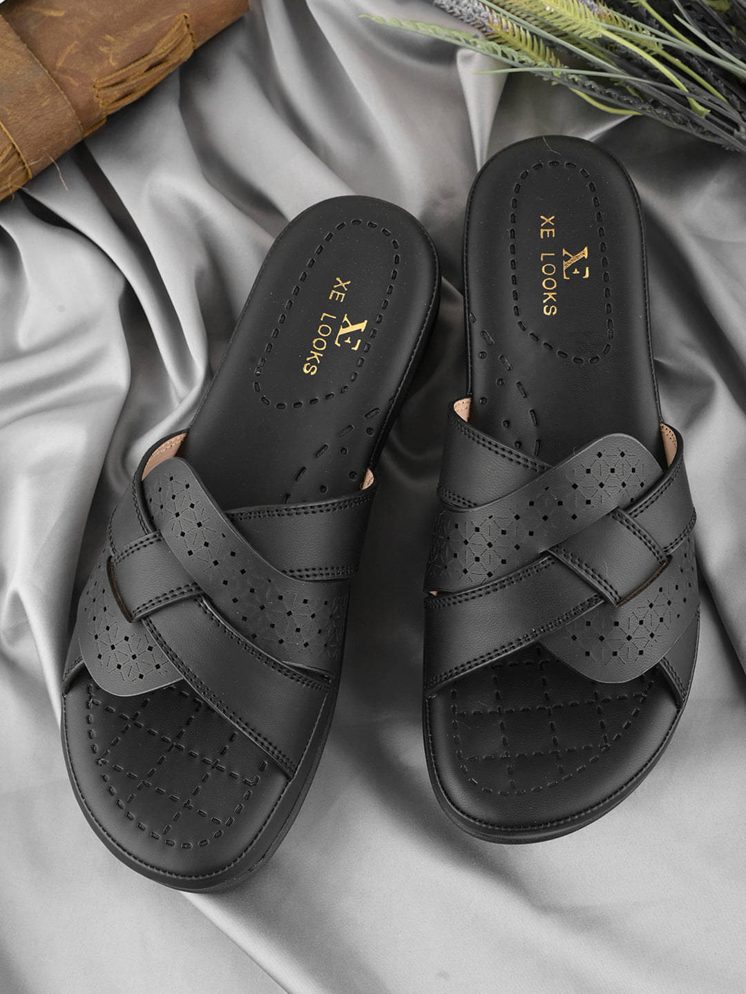     			XE Looks Black Women's Flats