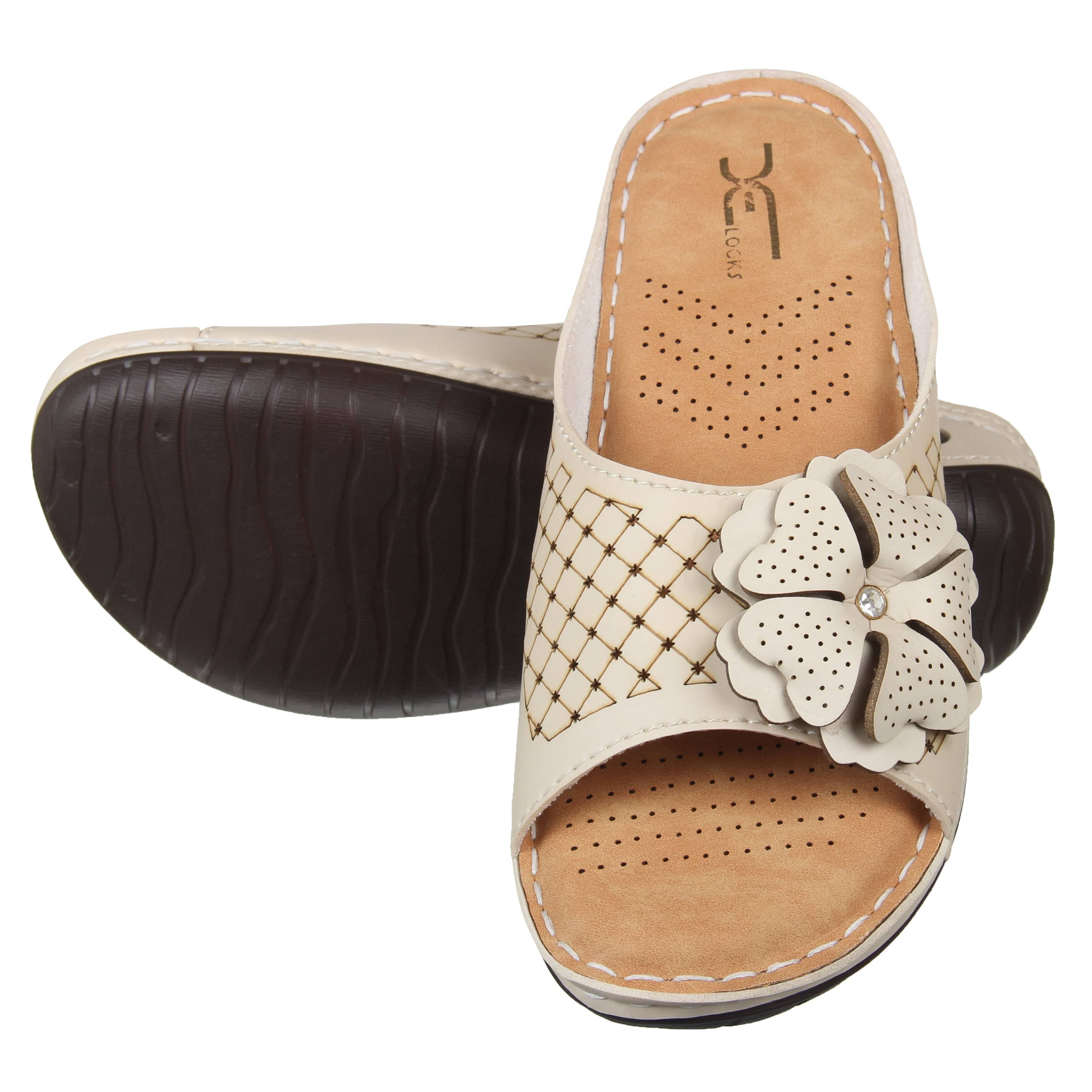    			XE Looks Cream Women's Flats