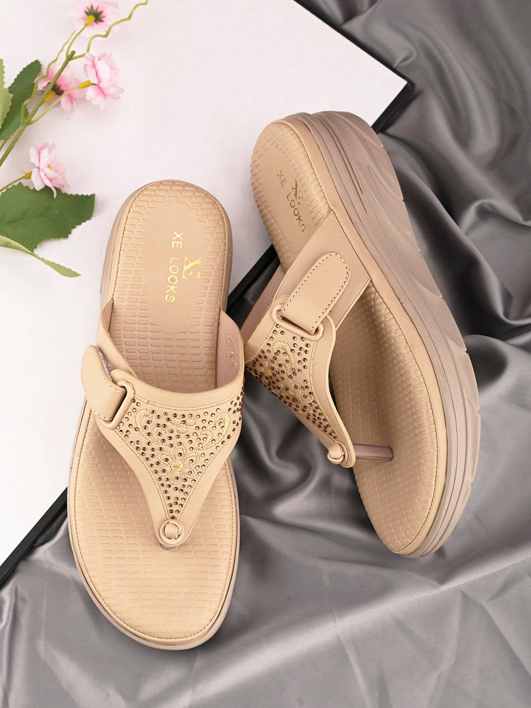     			XE Looks Cream Women's Flats