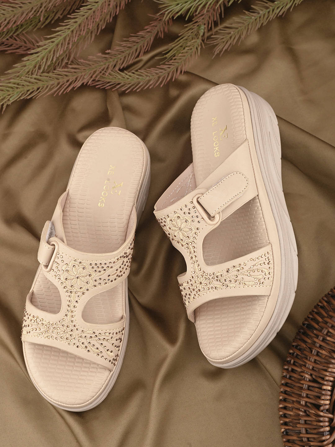     			XE Looks Cream Women's Flats