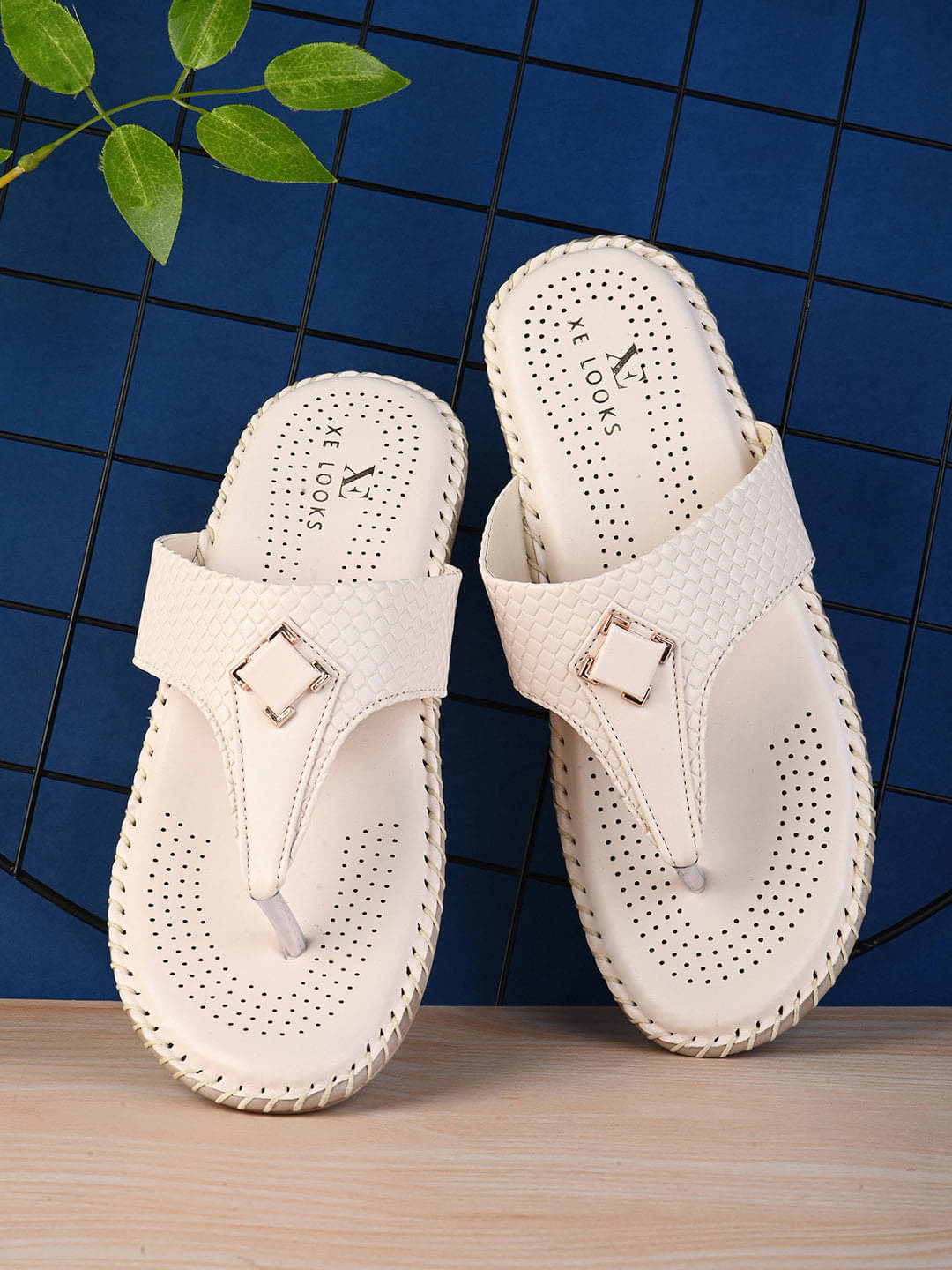 XE Looks Cream Women's Flats XE Looks Cream Women's Flats