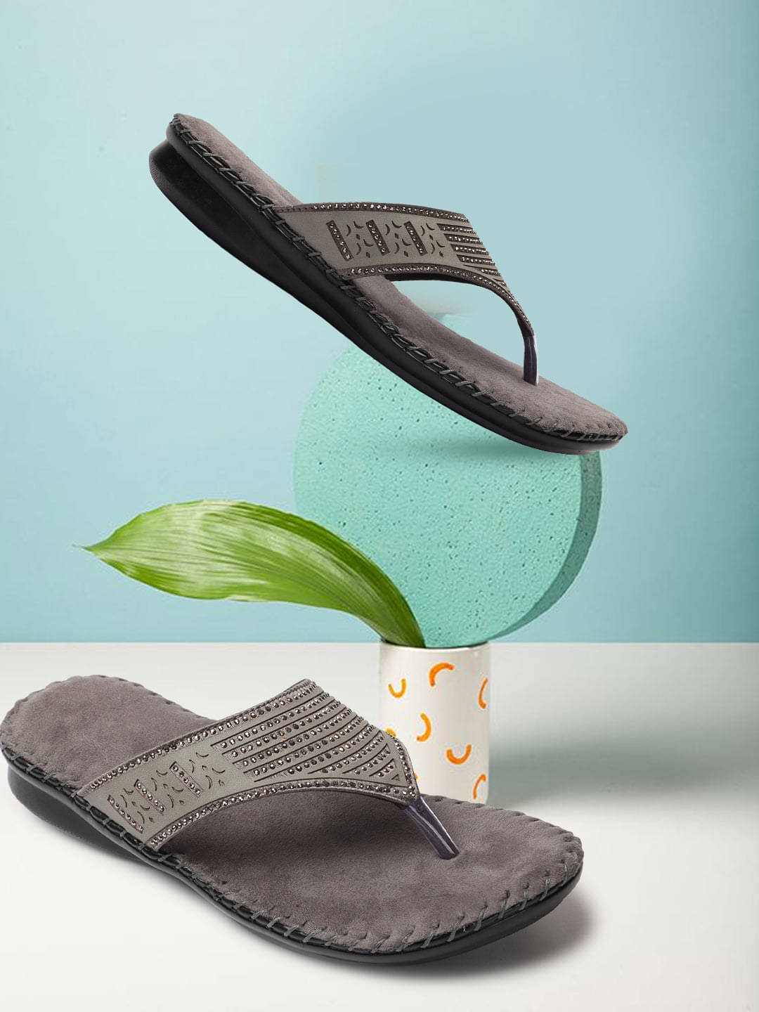     			XE Looks Gray Women's Flats