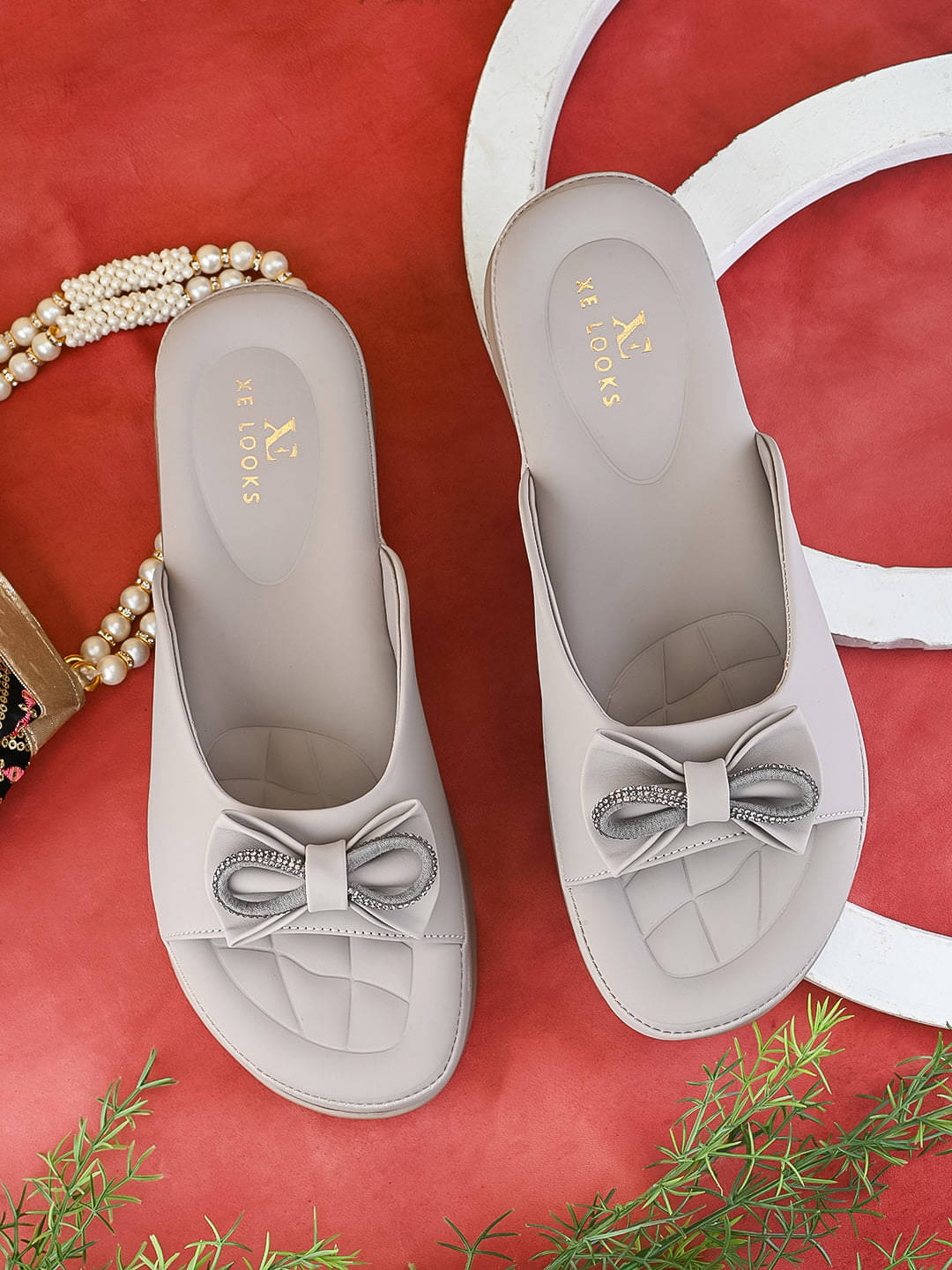     			XE Looks Gray Women's Flats
