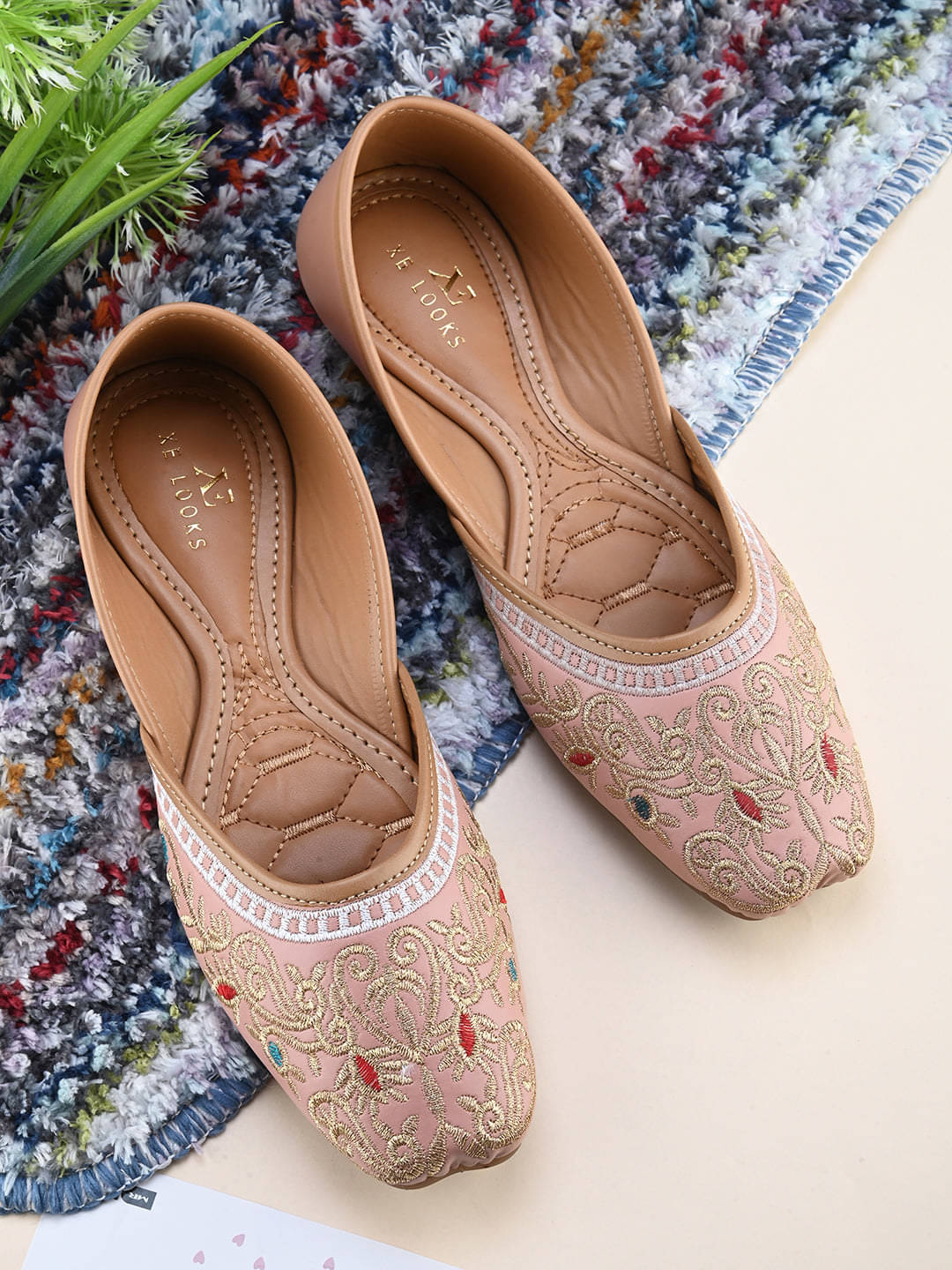     			XE Looks Peach Women's Juttis