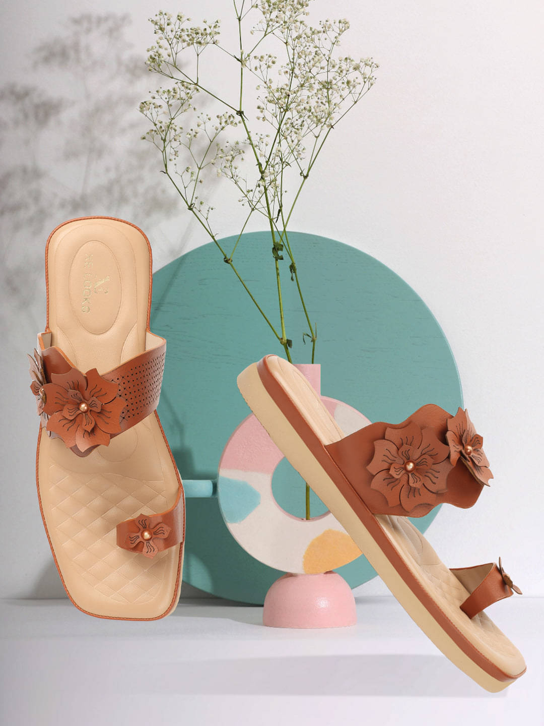 XE Looks Tan Women's Flats XE Looks Tan Women's Flats