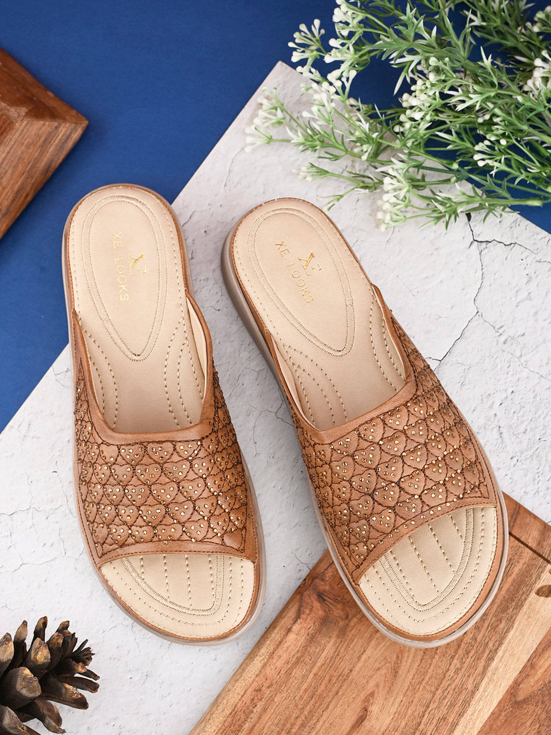 XE Looks Tan Women's Flats XE Looks Tan Women's Flats