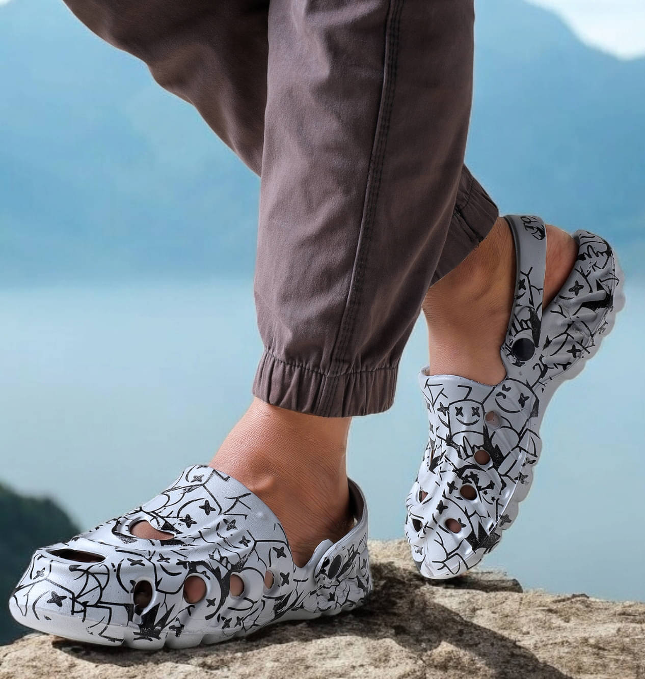     			KAPANI - Grey Men's Clogs