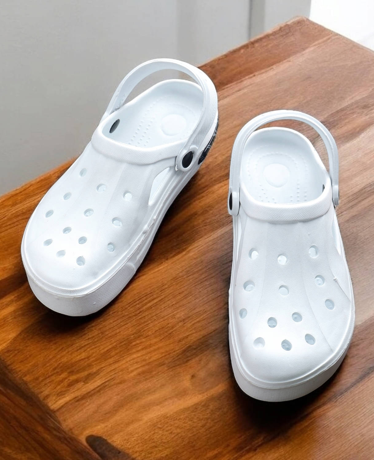     			KAPANI - White Men's Clogs