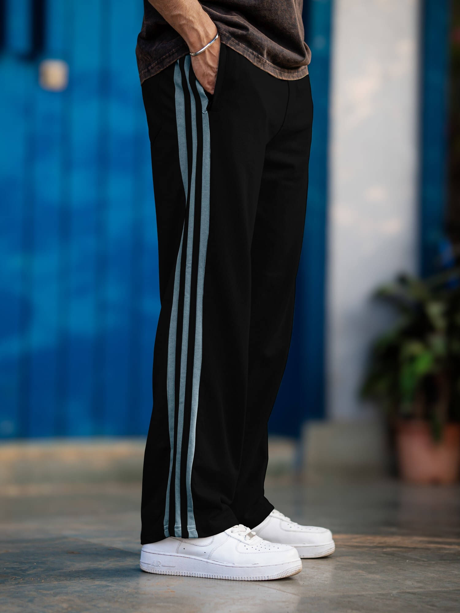 Maniac Black Cotton Men's Trackpants ( Pack of 1 ) Maniac Black Cotton Men's Trackpants ( Pack of 1 )