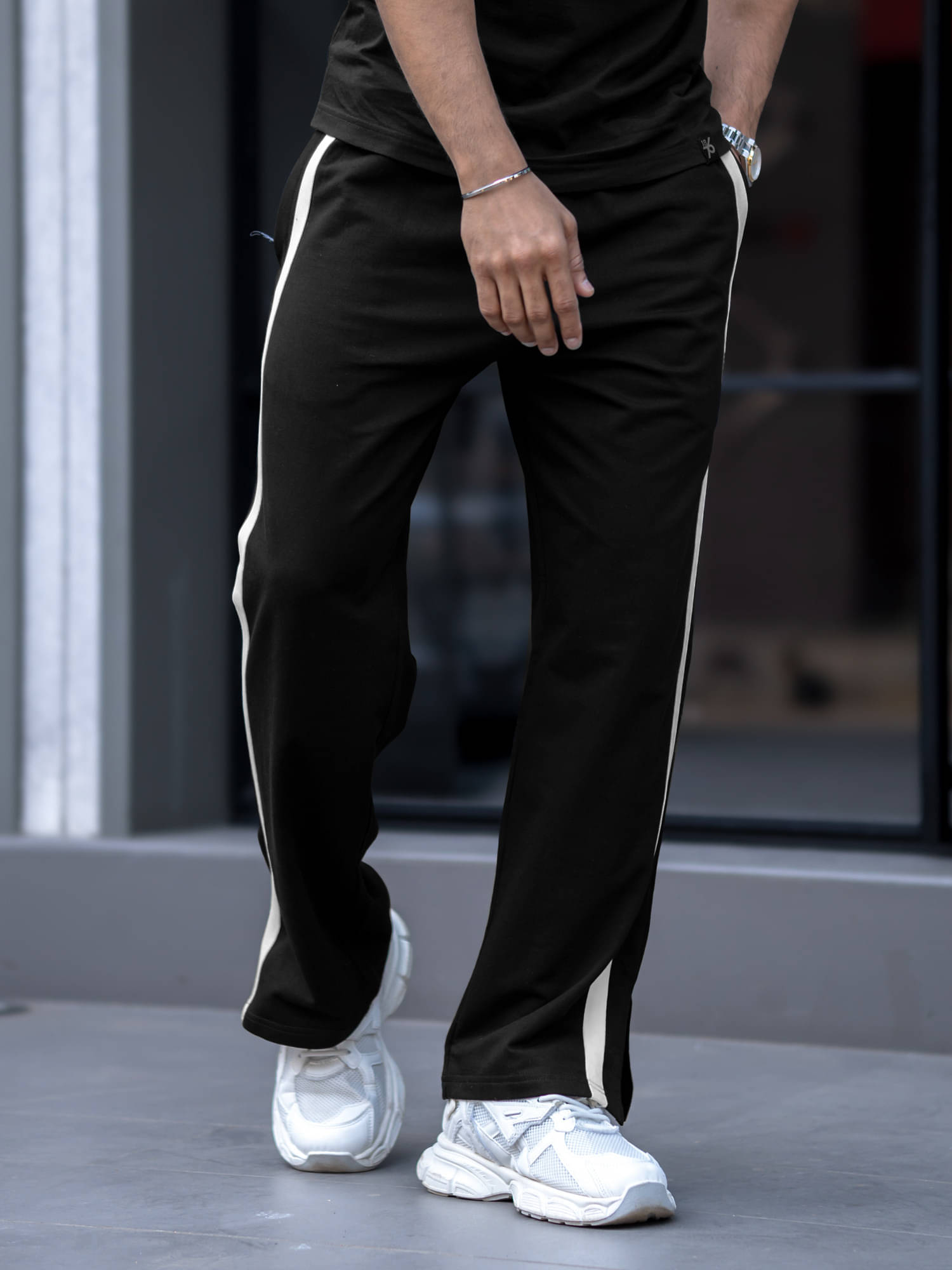     			Maniac Black Cotton Men's Trackpants ( Pack of 1 )