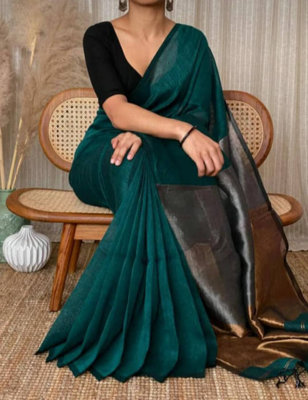     			BRYNBRIT Cotton Blend Colorblock Regular Saree With Unstitched Blouse Piece ( Coral )