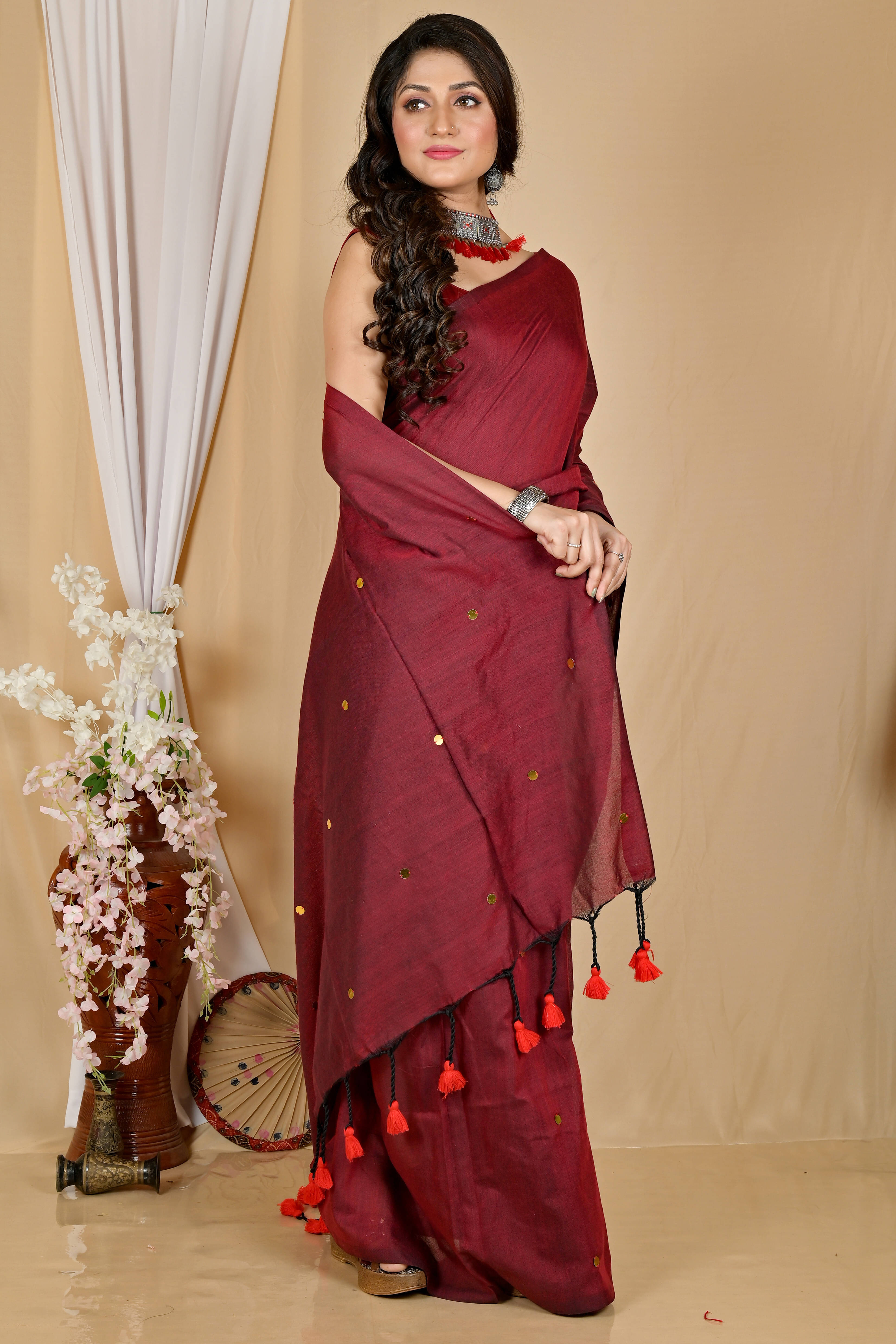 BRYNBRIT Cotton Self Design Regular Saree With Unstitched Blouse Piece ( Red ) BRYNBRIT Cotton Self Design Regular Saree With Unstitched Blouse Piece ( Red )