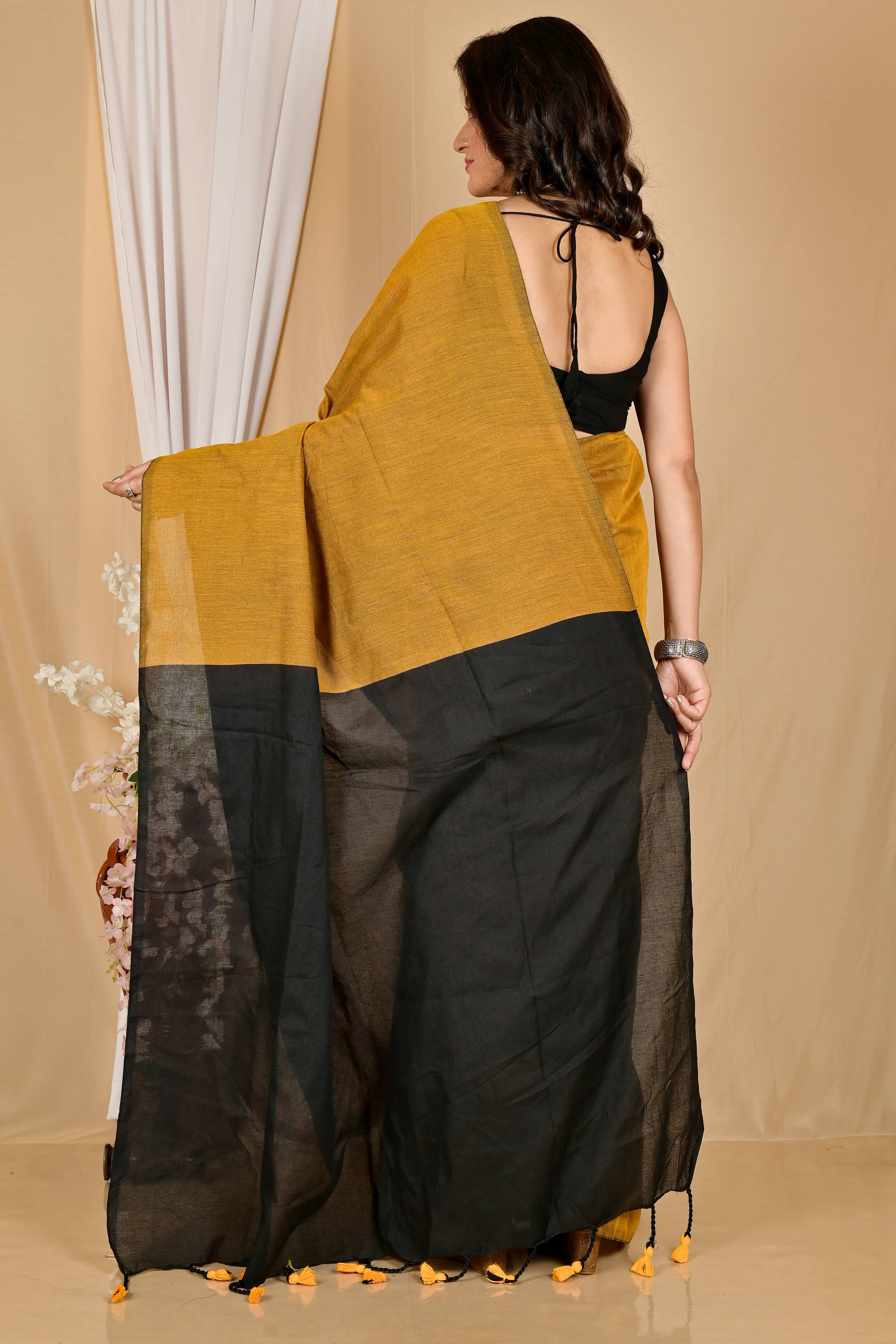    			BRYNBRIT Cotton Self Design Regular Saree With Unstitched Blouse Piece ( Grey Melange )