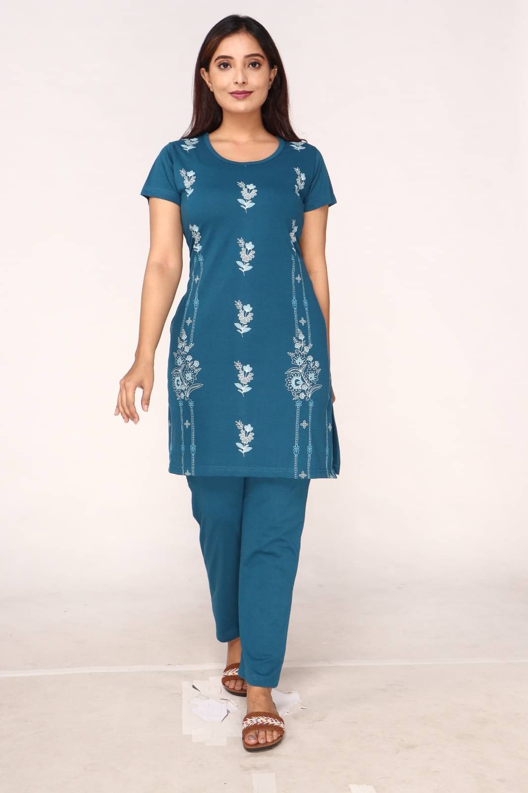     			CLINT Turquoise Cotton Blend Women's Nightwear Nightsuit Sets ( Pack of 1 )