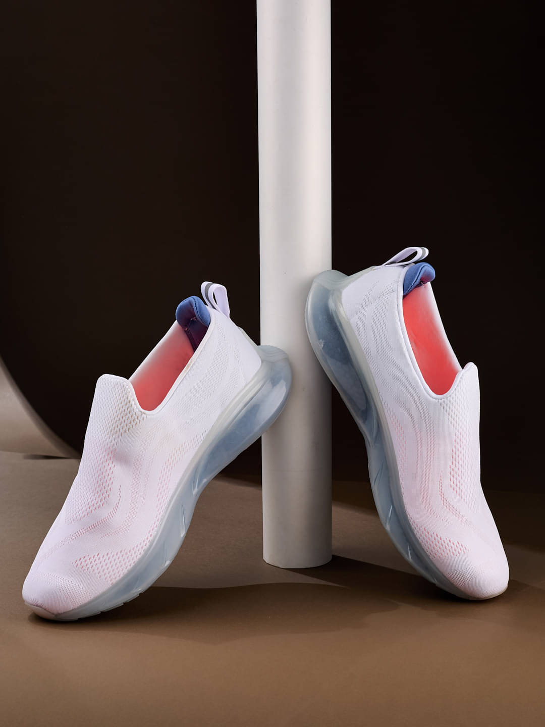     			Campus GADGET White Men's Sports Running Shoes