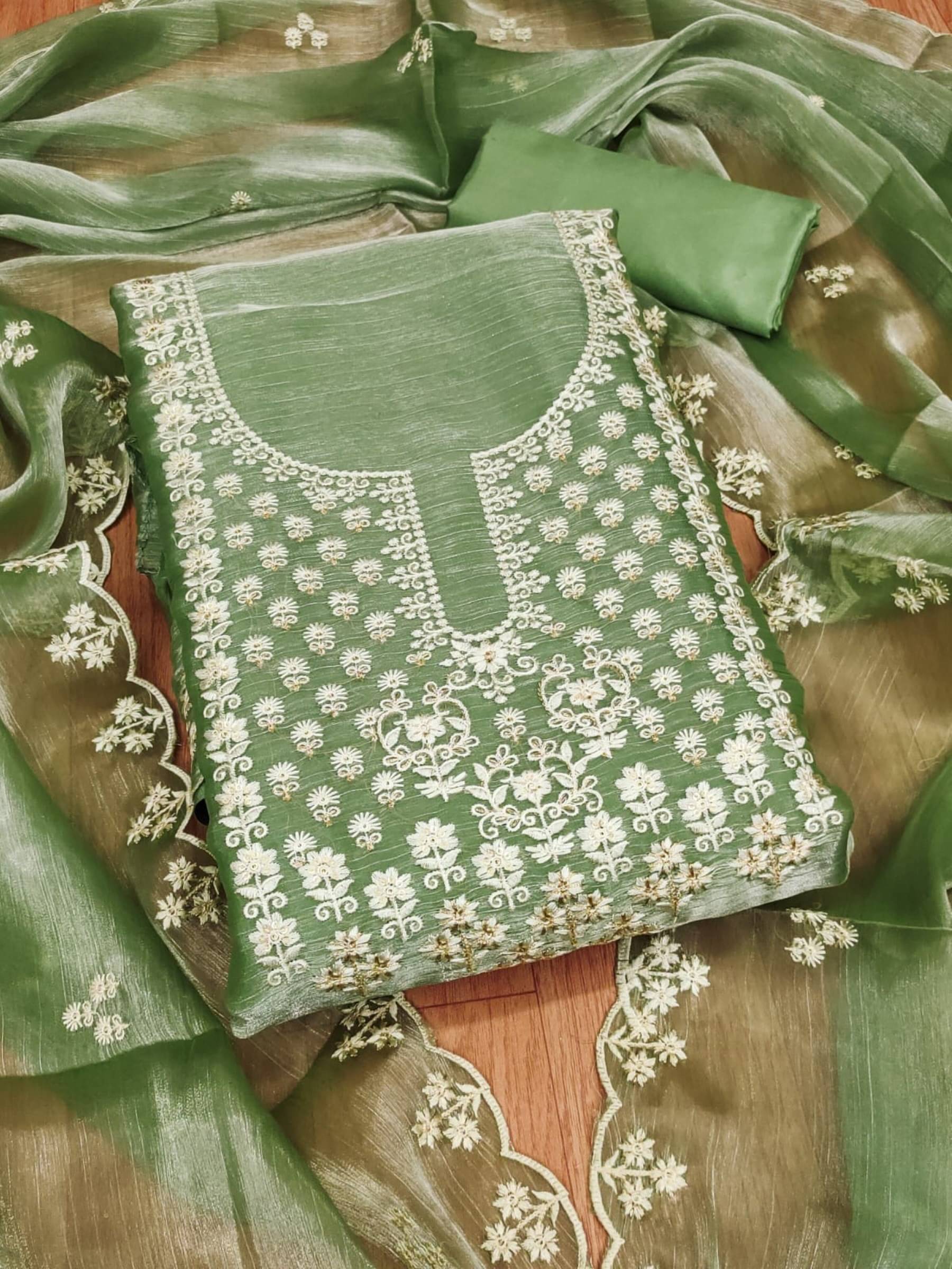 Shree Mahantam Women Cotton Unstitched Dress Material ( Green )     			Shree Mahantam Women Cotton Unstitched Dress Material ( Green )