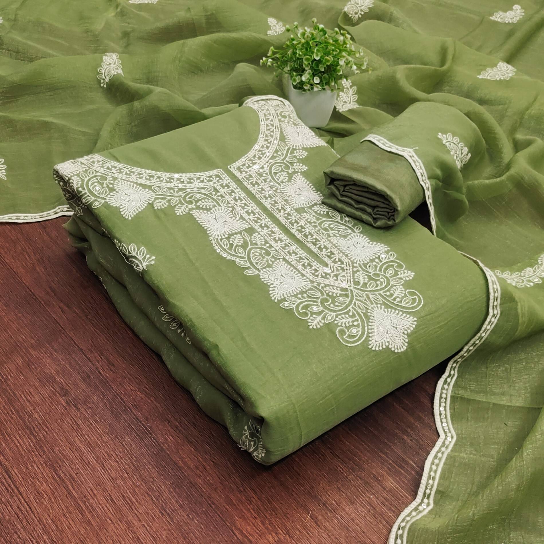     			Shree Mahantam Women Organza Unstitched Dress Material ( Green )