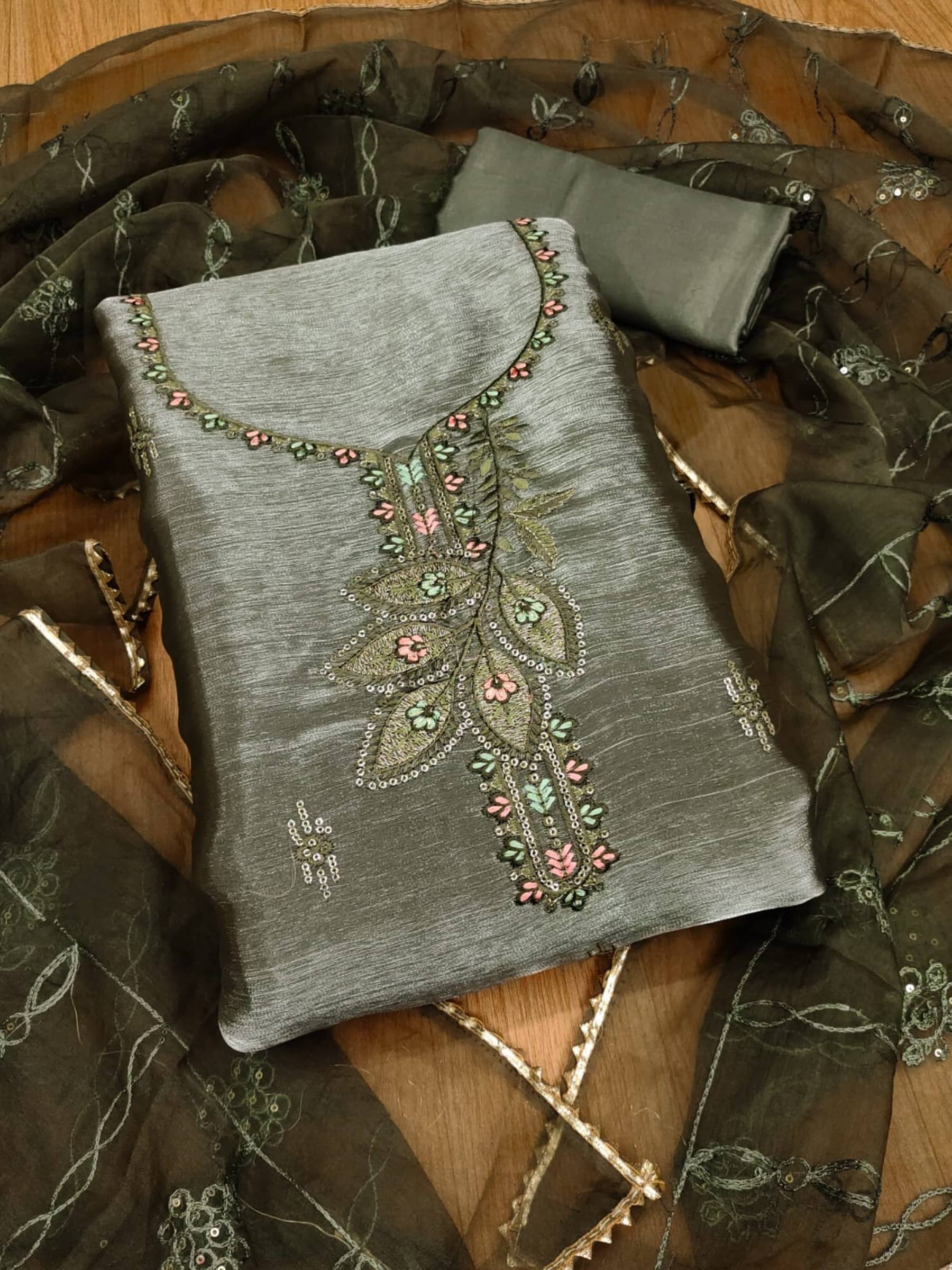 Shree Mahantam Women Silk Blend Unstitched Dress Material ( Green ) Shree Mahantam Women Silk Blend Unstitched Dress Material ( Green )