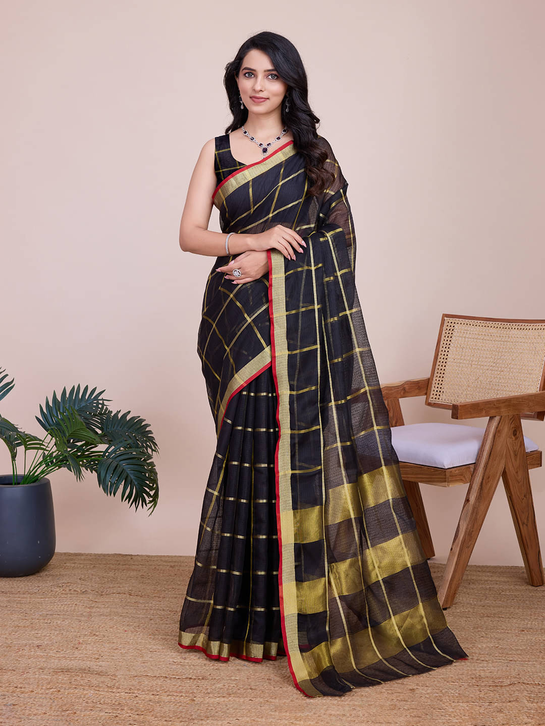     			Varni Fabrics Cotton Blend Checks Kota Doria Saree With Unstitched Blouse Piece ( Black )