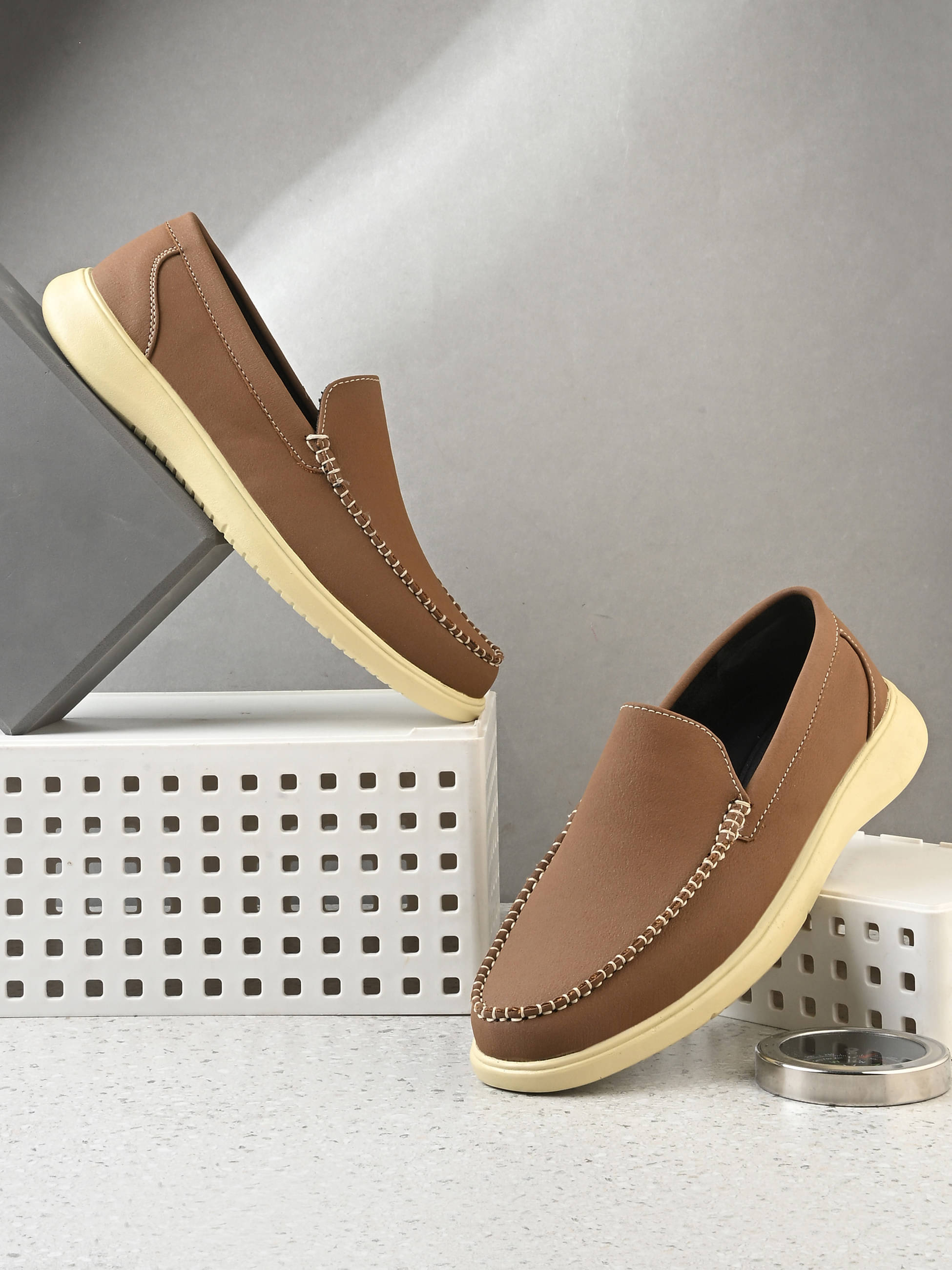     			BIZZARO Tan Men's Penny Shoes