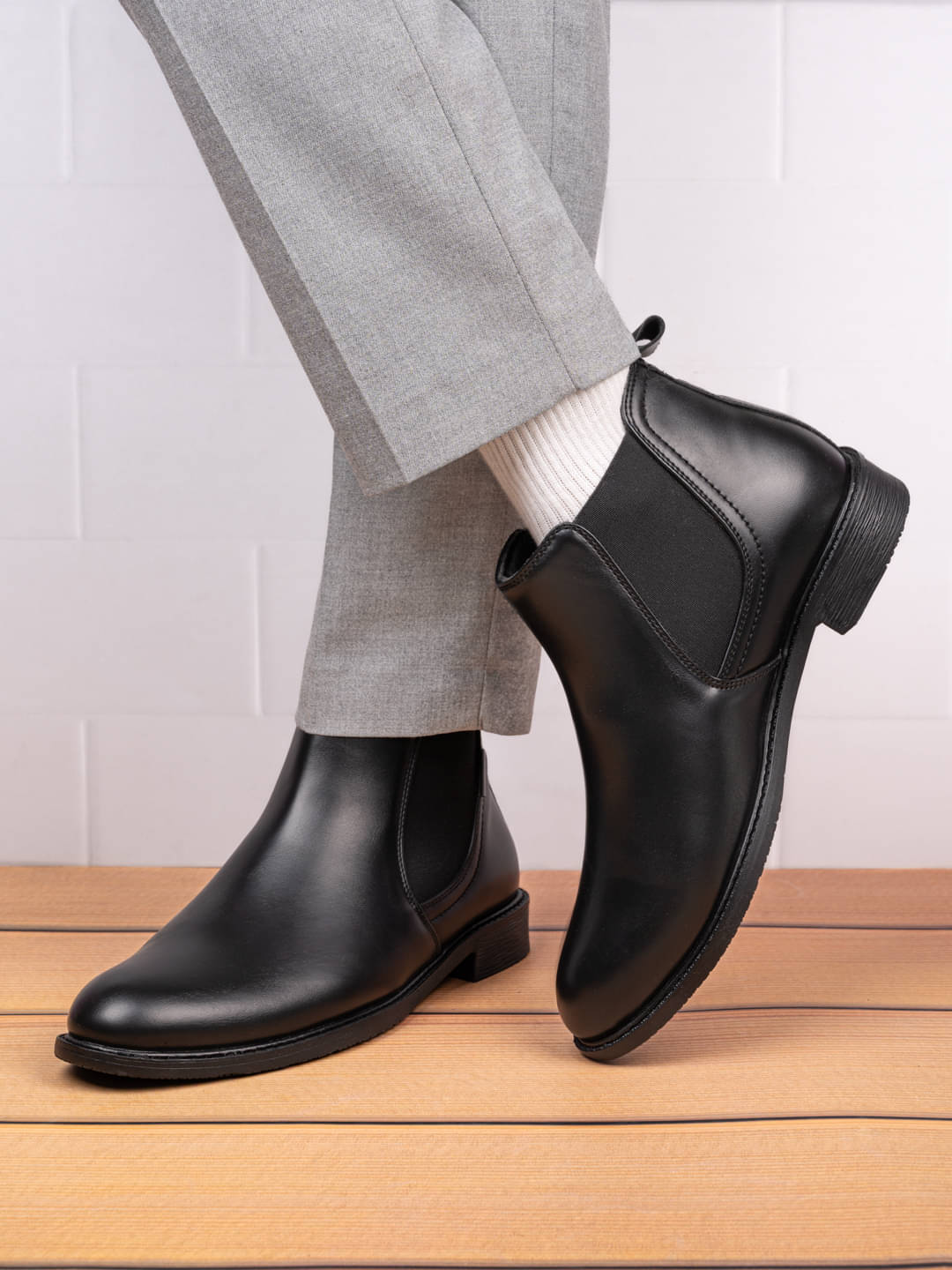     			Fentacia Black Men's Chelsea Boots